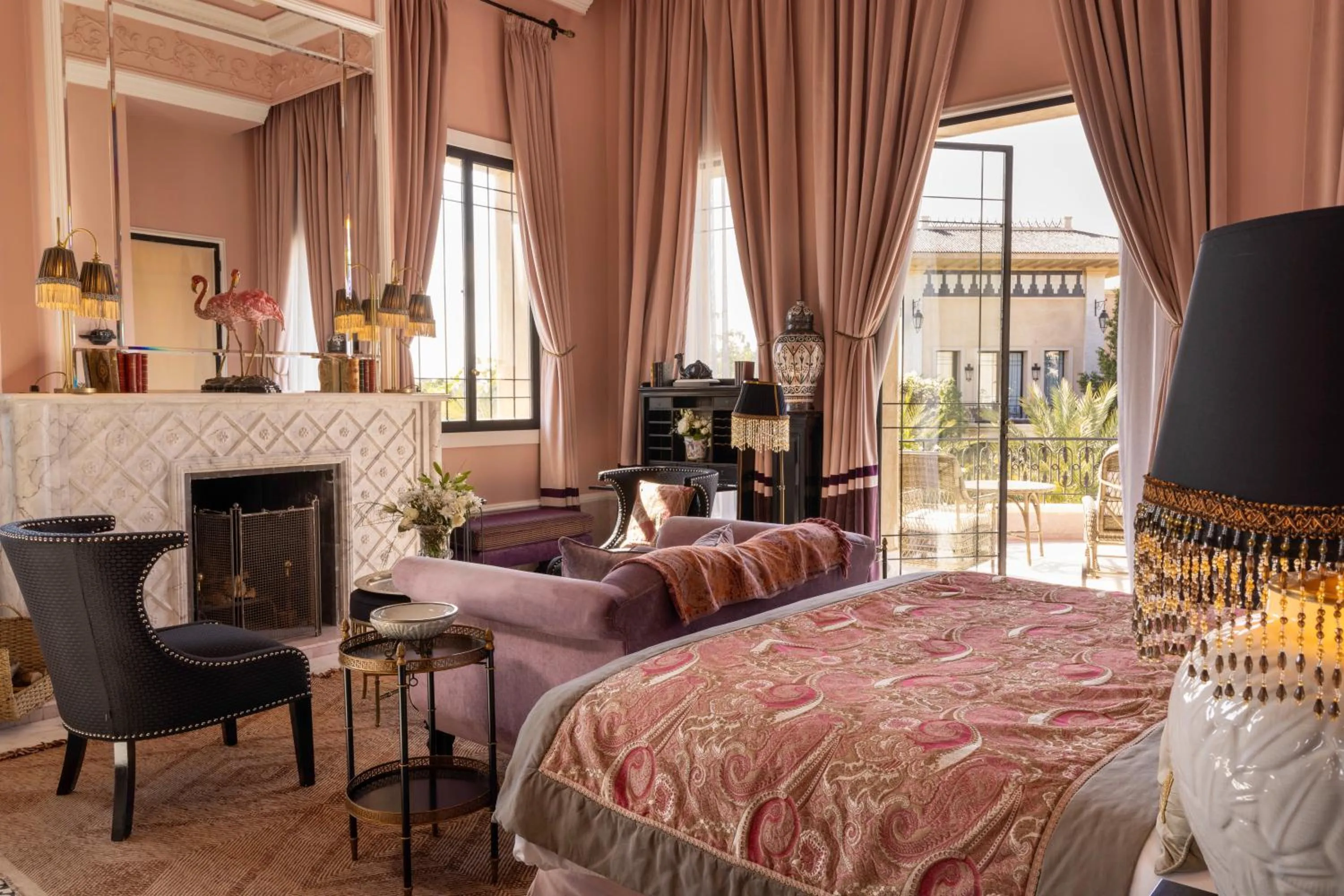 Photo of the whole room, Bed in Palais Ronsard Relais & Chateaux