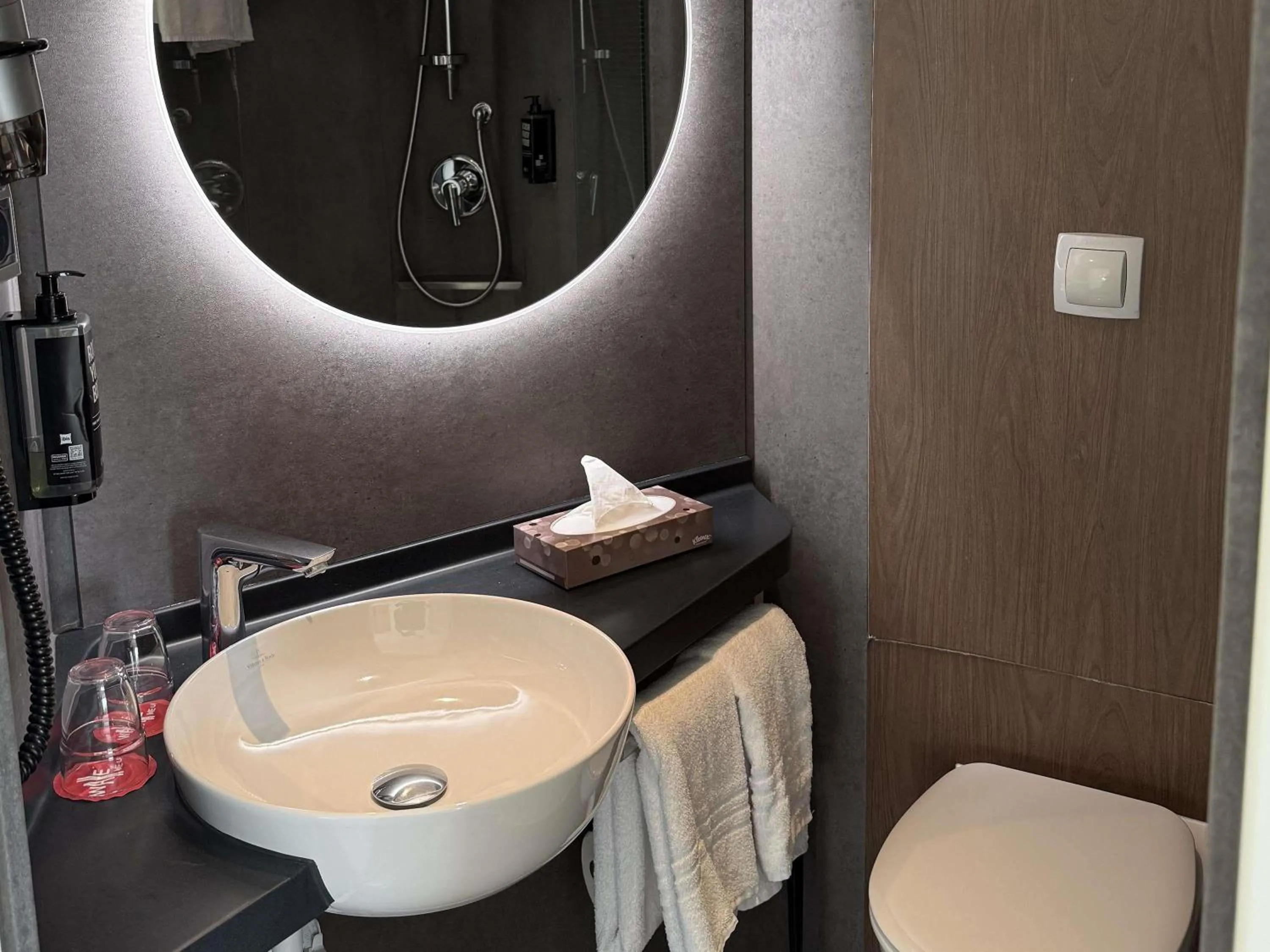 Bedroom in ibis Hotel München Garching