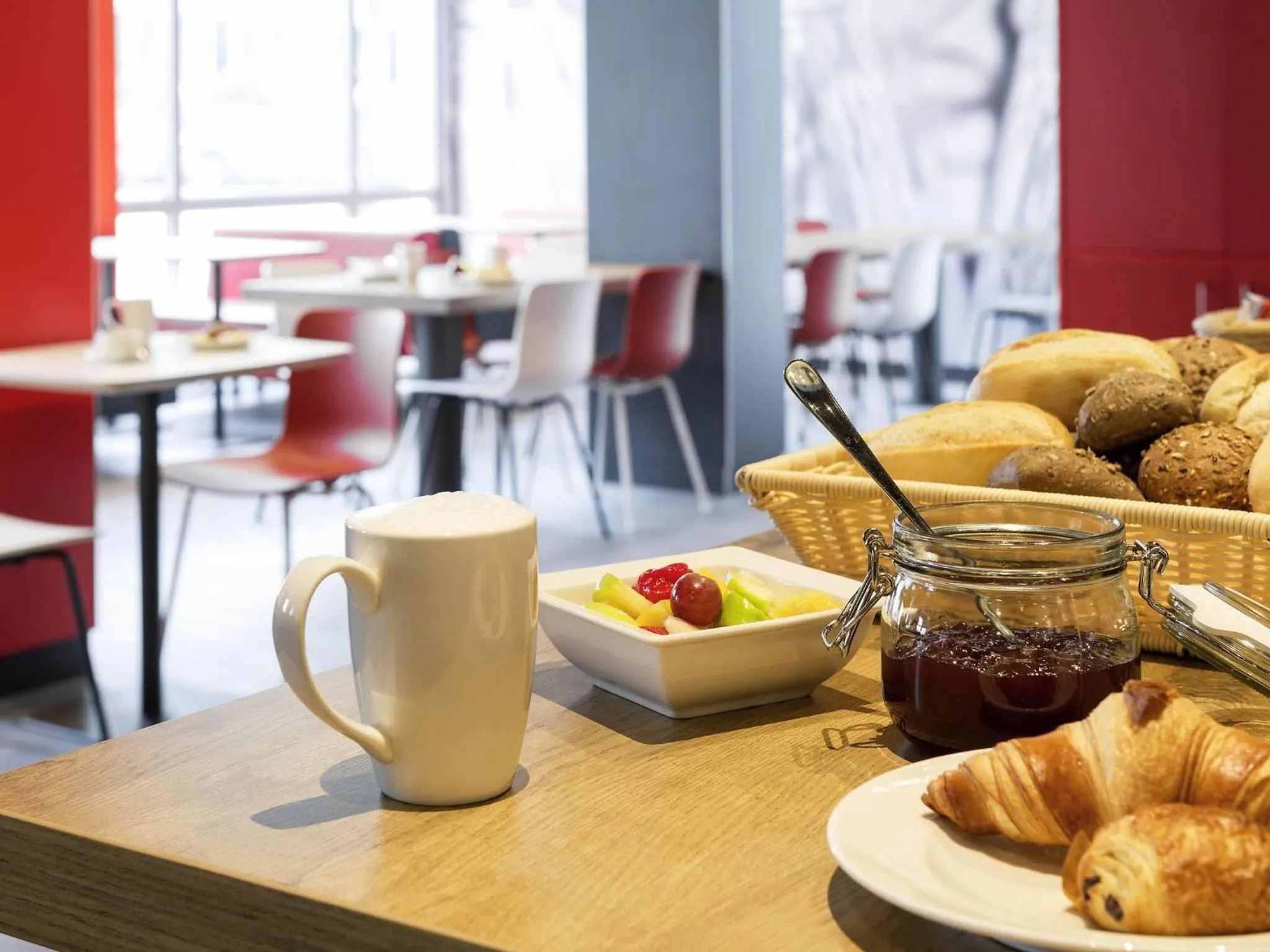 Breakfast in ibis Hotel München Garching