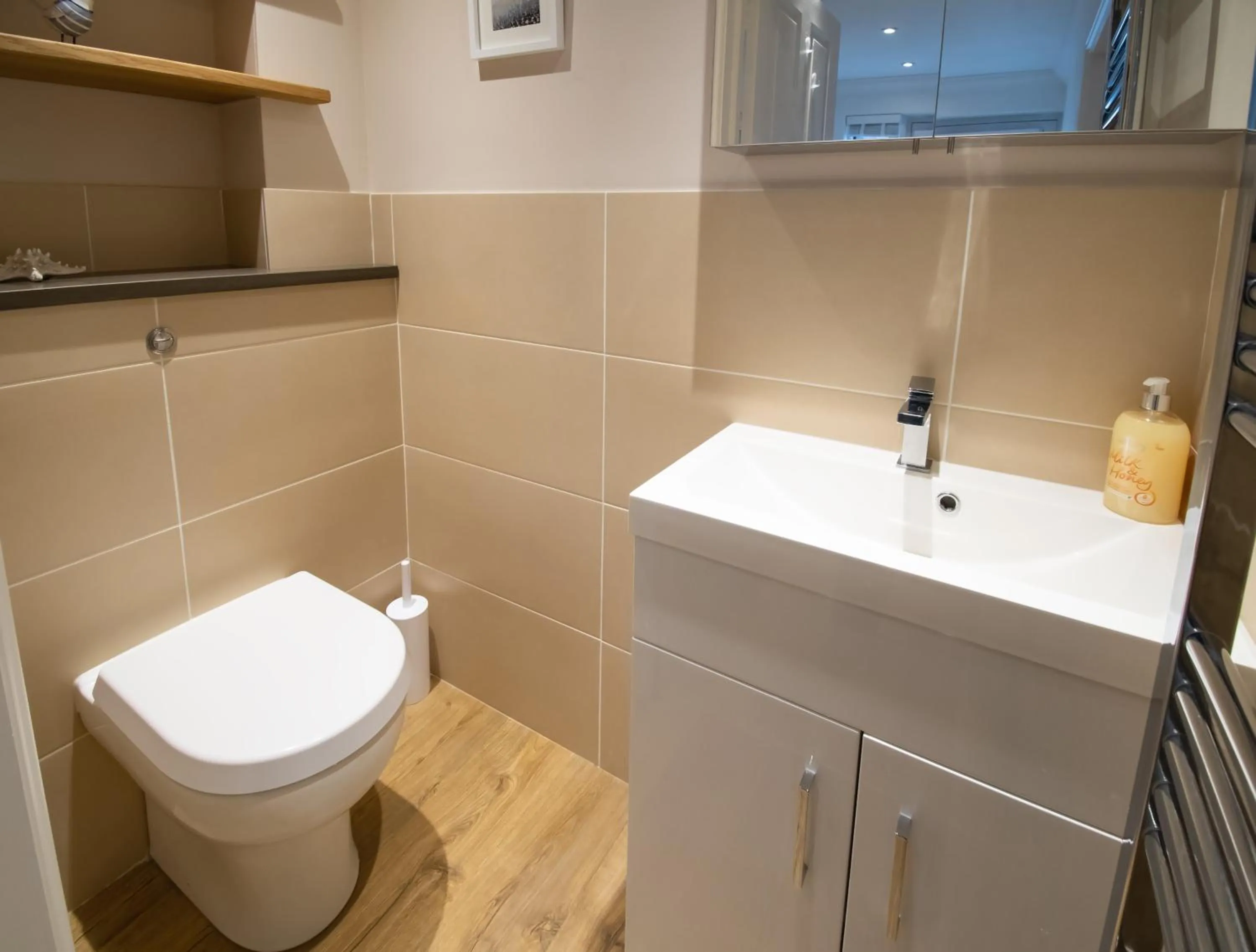 Bathroom in Wakeford Cottage