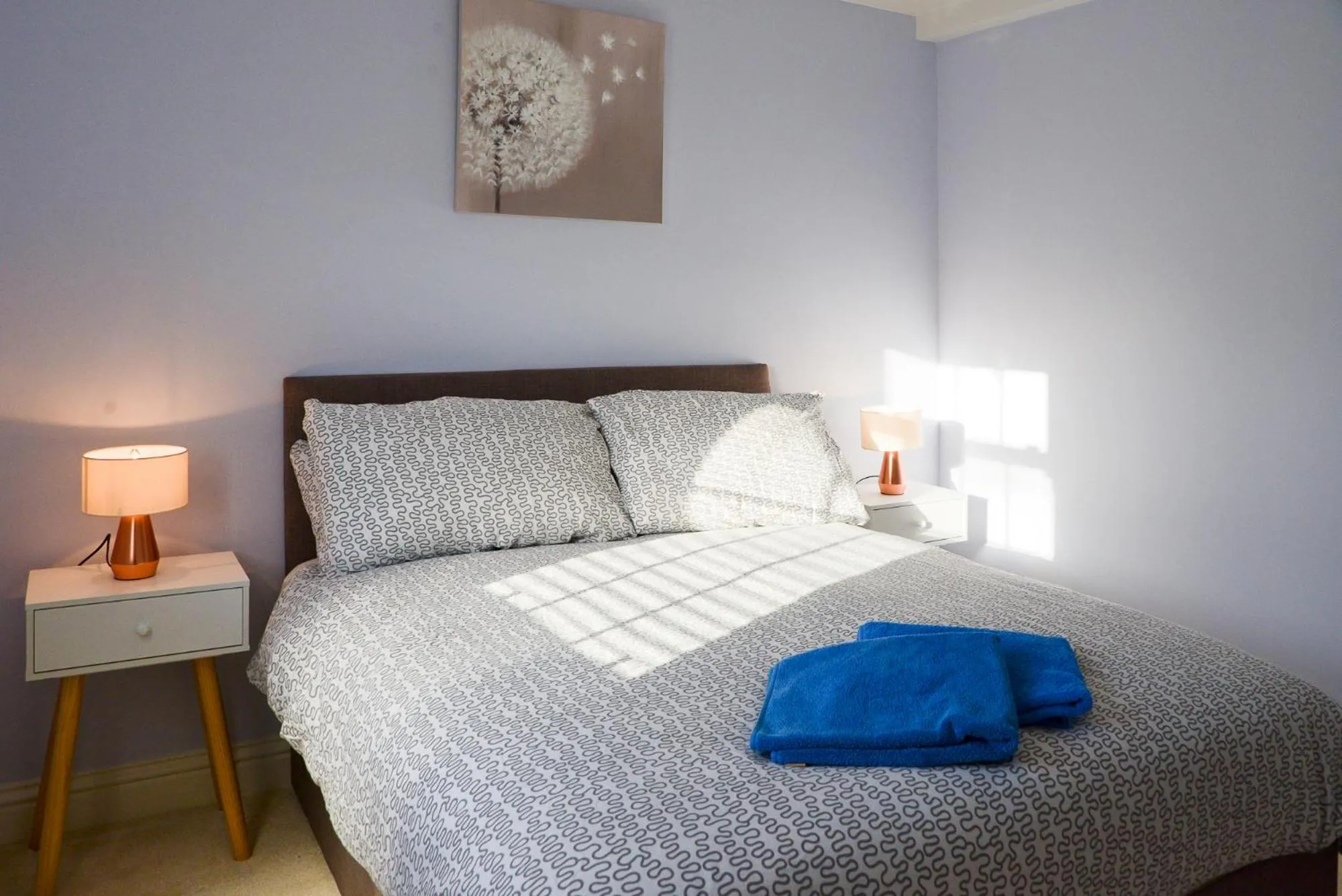 Bedroom, Bed in Wakeford Cottage
