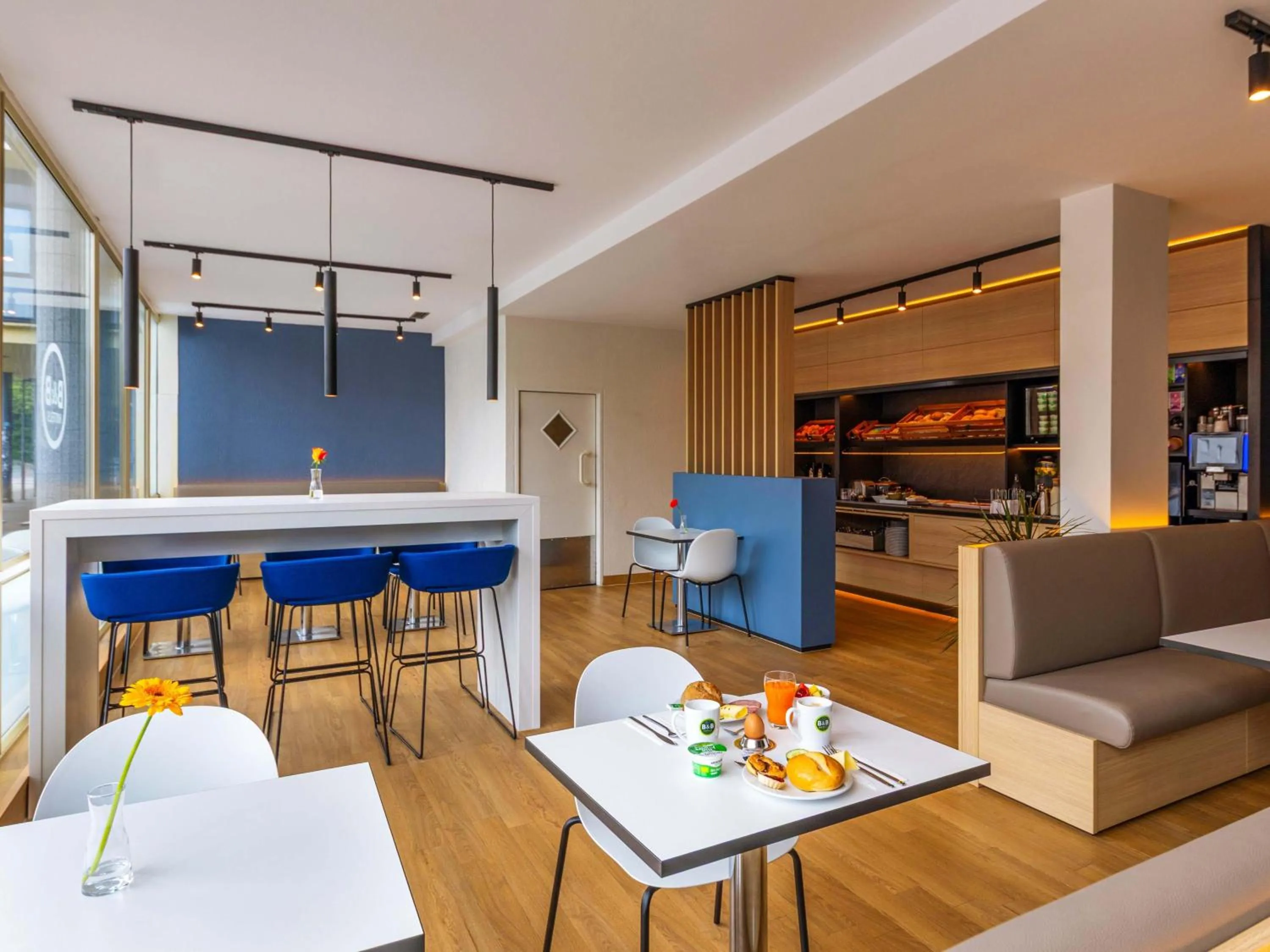 Photo of the whole room in B&B HOTEL Bochum Hbf-Nord