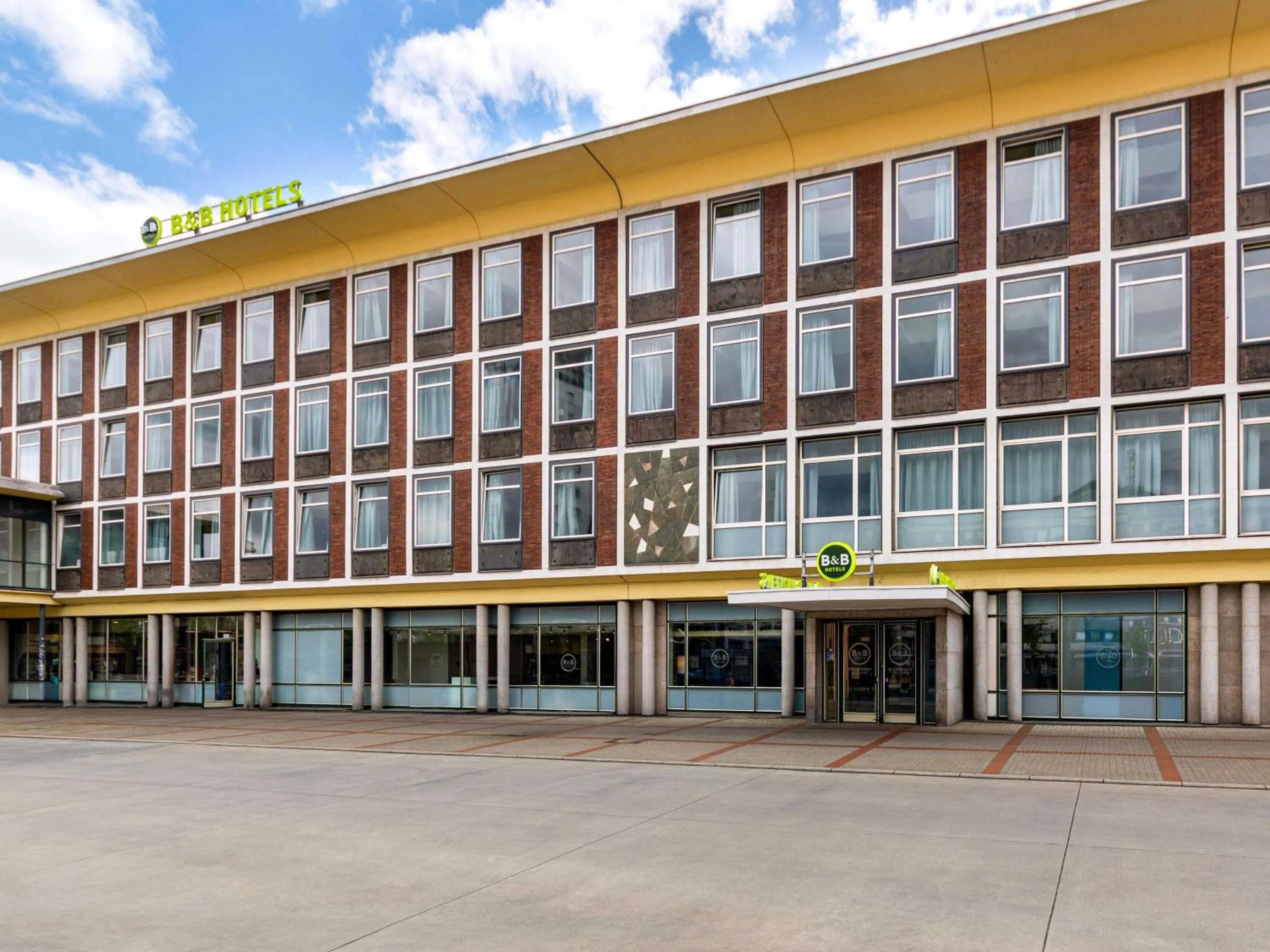 Property building in B&B HOTEL Bochum Hbf-Nord