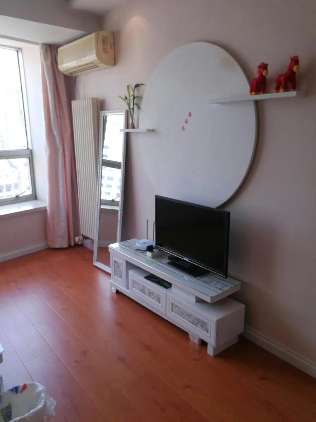 Living room in Dalian Xiuzhu Mansion Apartment