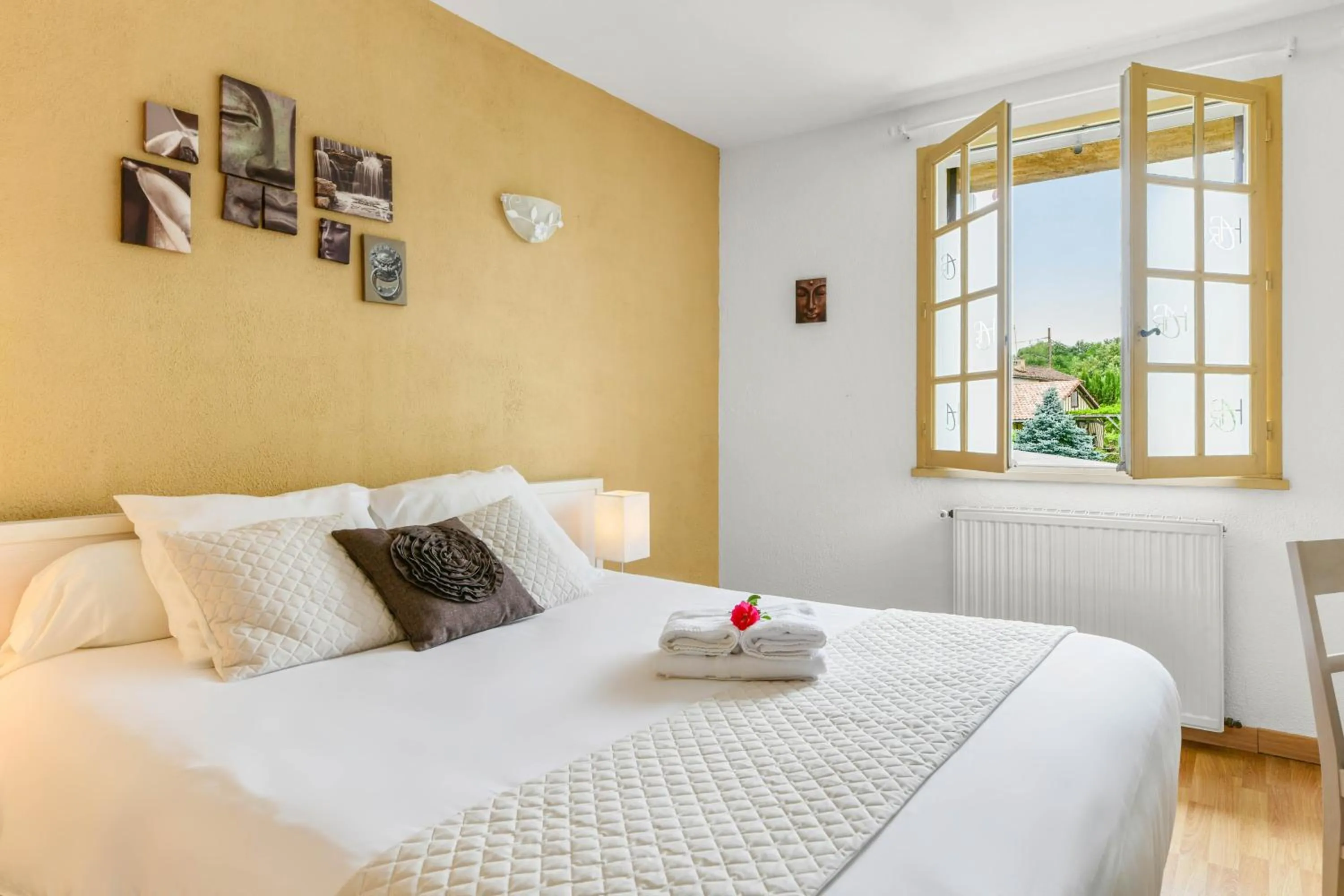 Bed in Hôtel Restaurant du Commerce