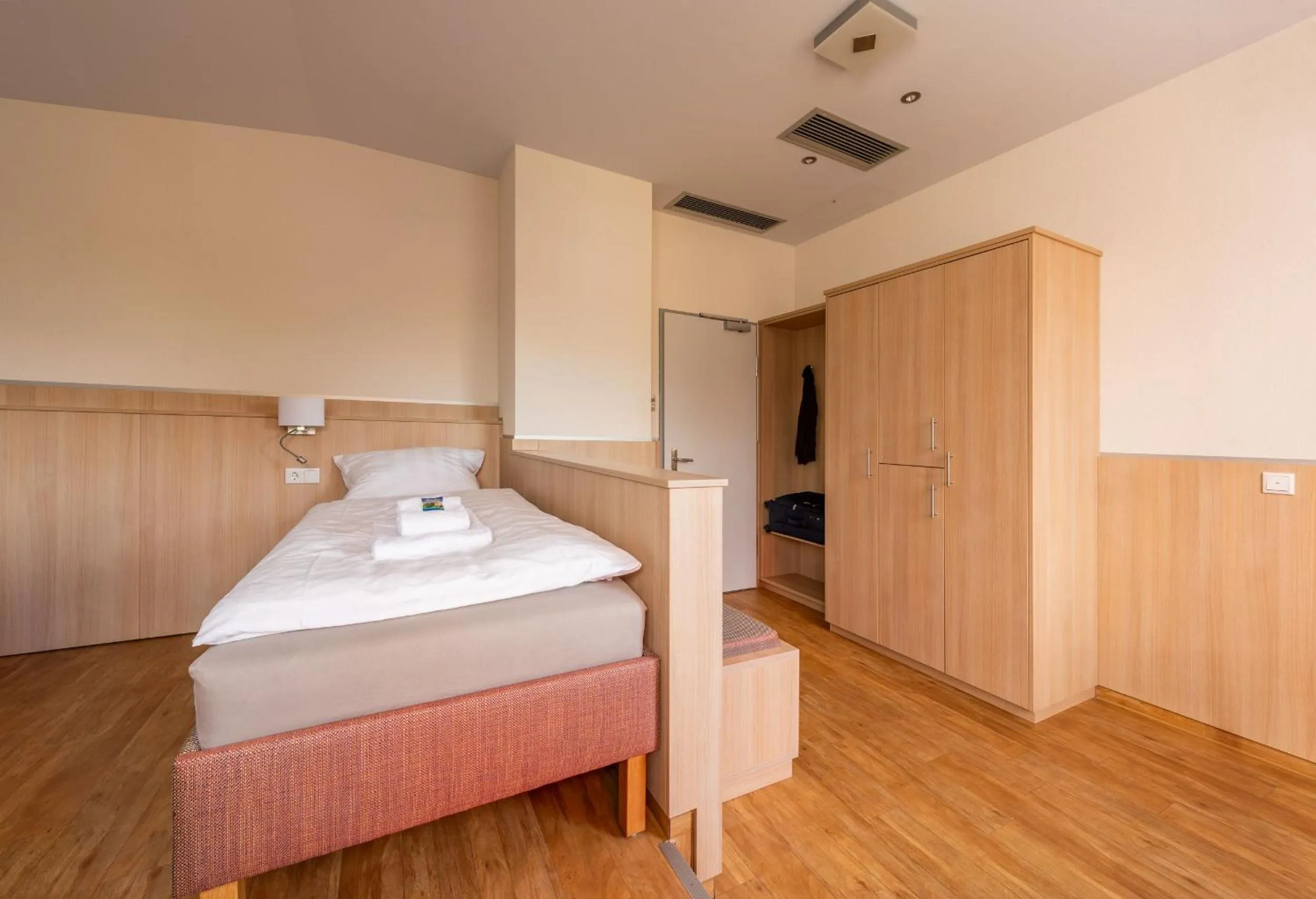 Photo of the whole room, Bed in Gästehaus DEULA