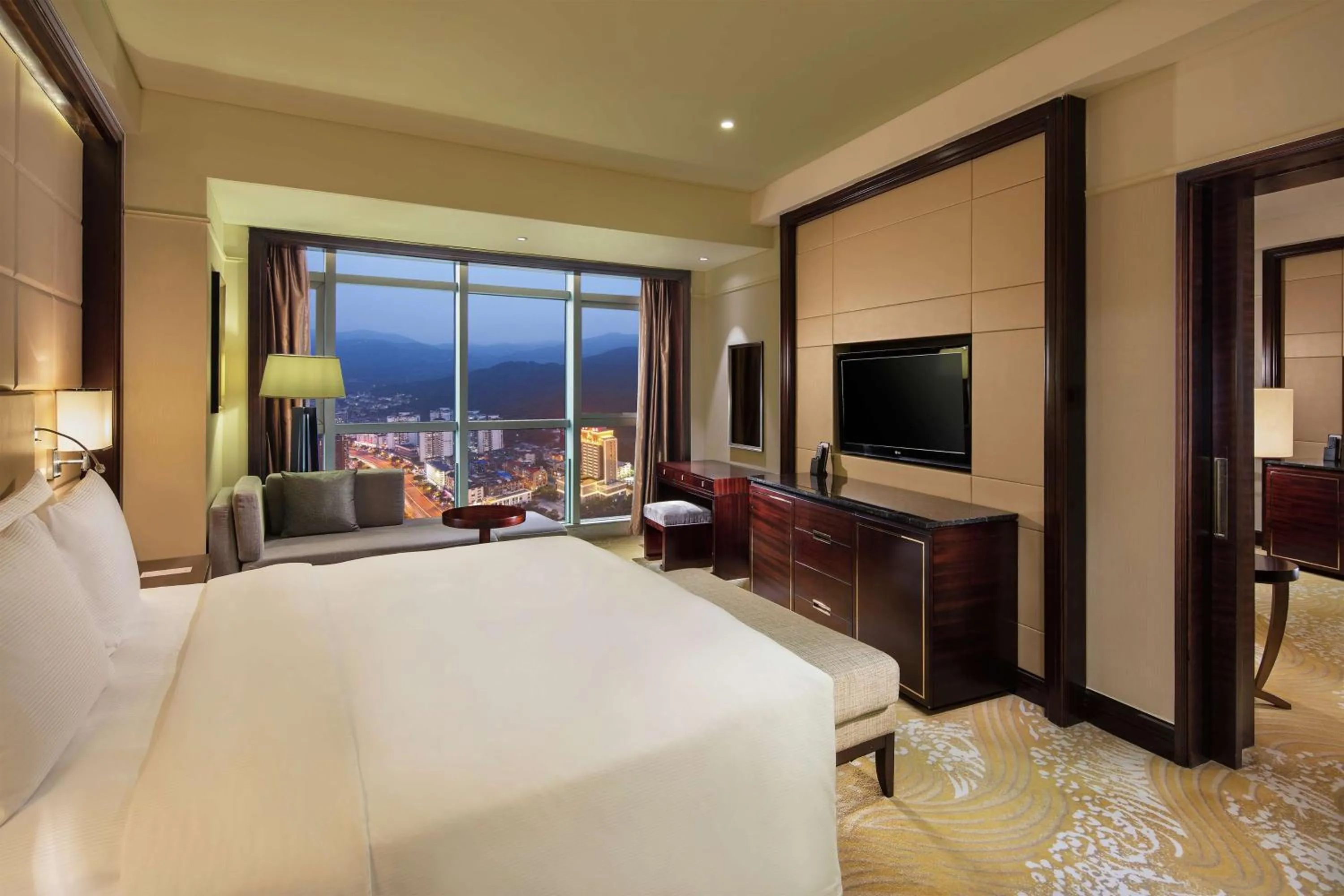 Bedroom, Bed in DoubleTree by Hilton Hotel Putian