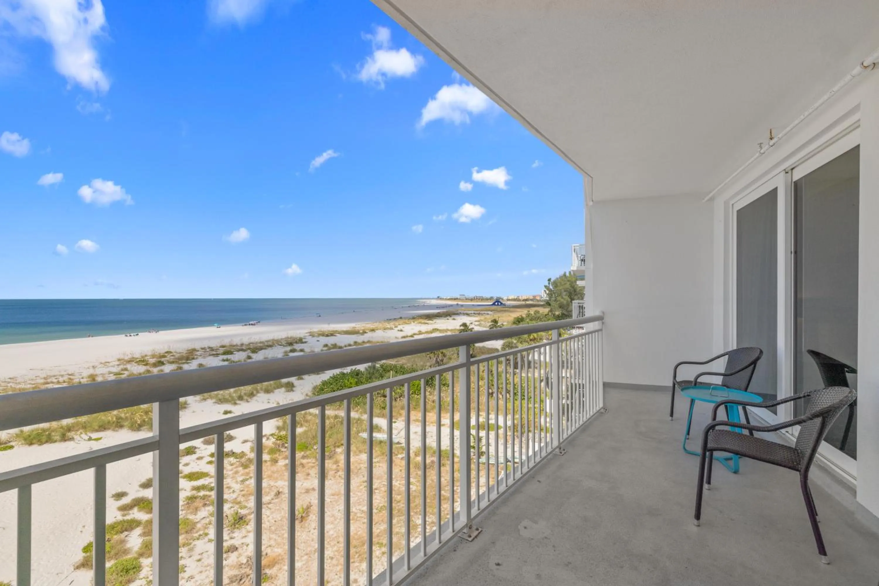 Balcony/Terrace in Provident Oceana Beachfront Suites