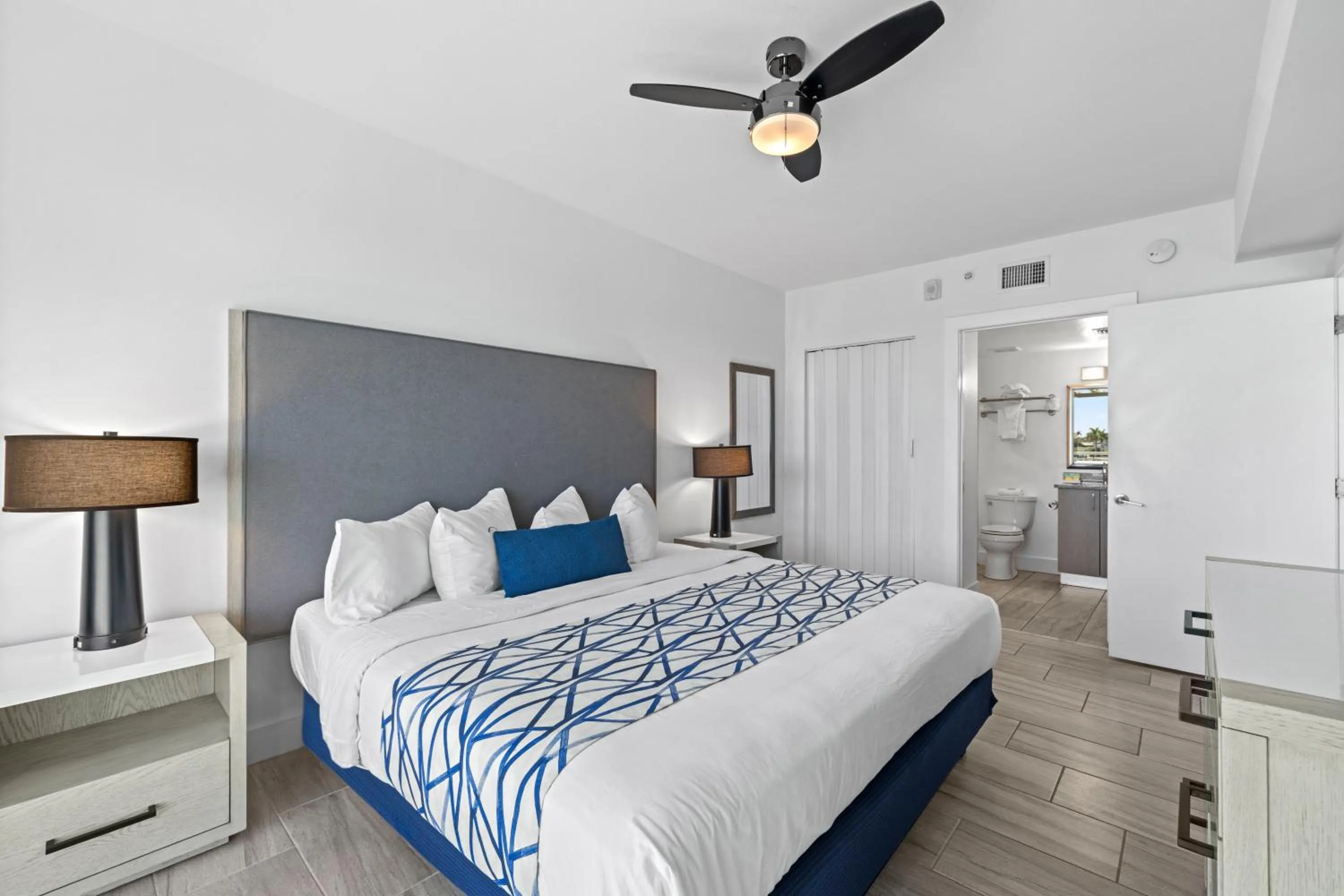 Bedroom, Bed in Provident Oceana Beachfront Suites