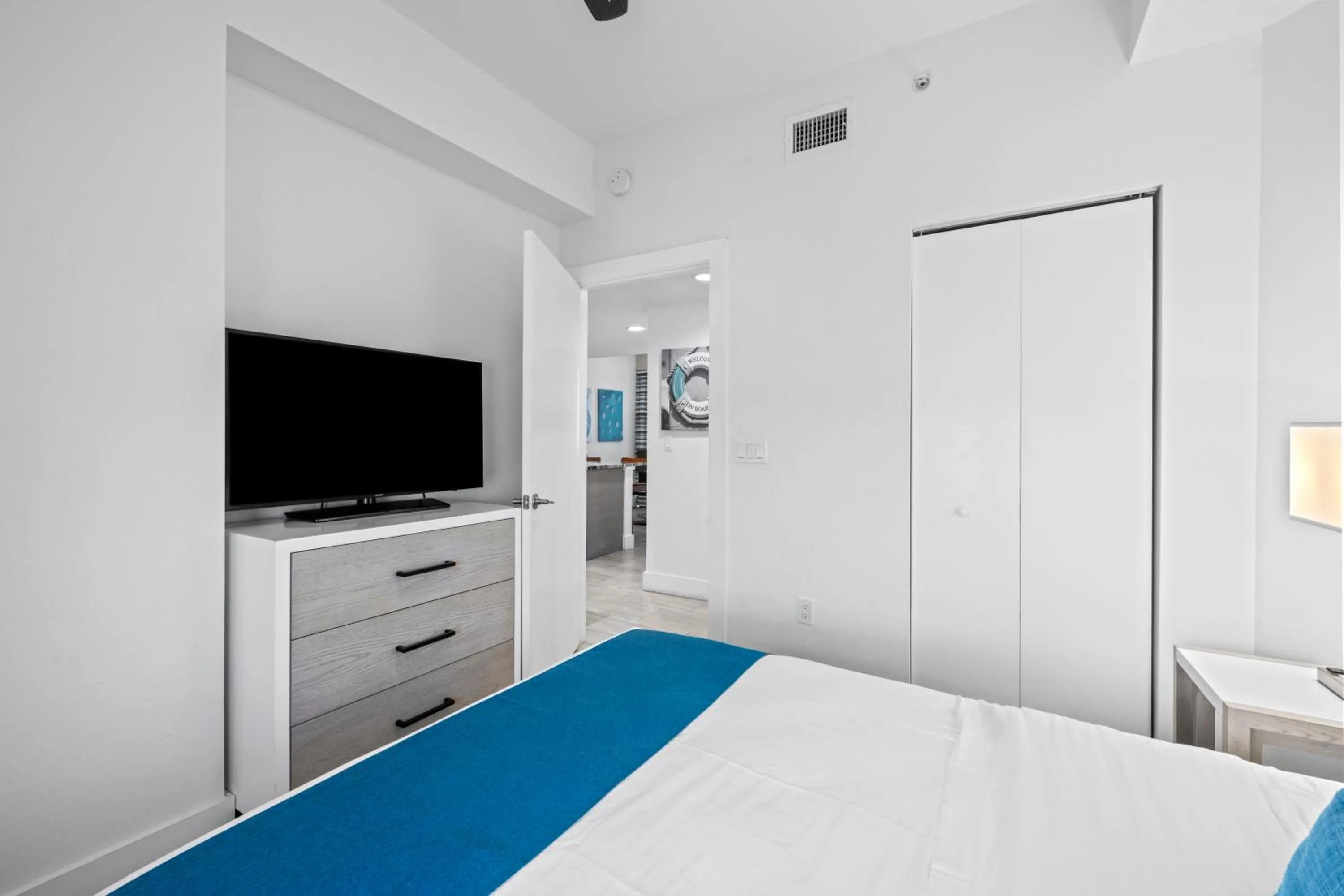 Bedroom, Bed in Provident Oceana Beachfront Suites