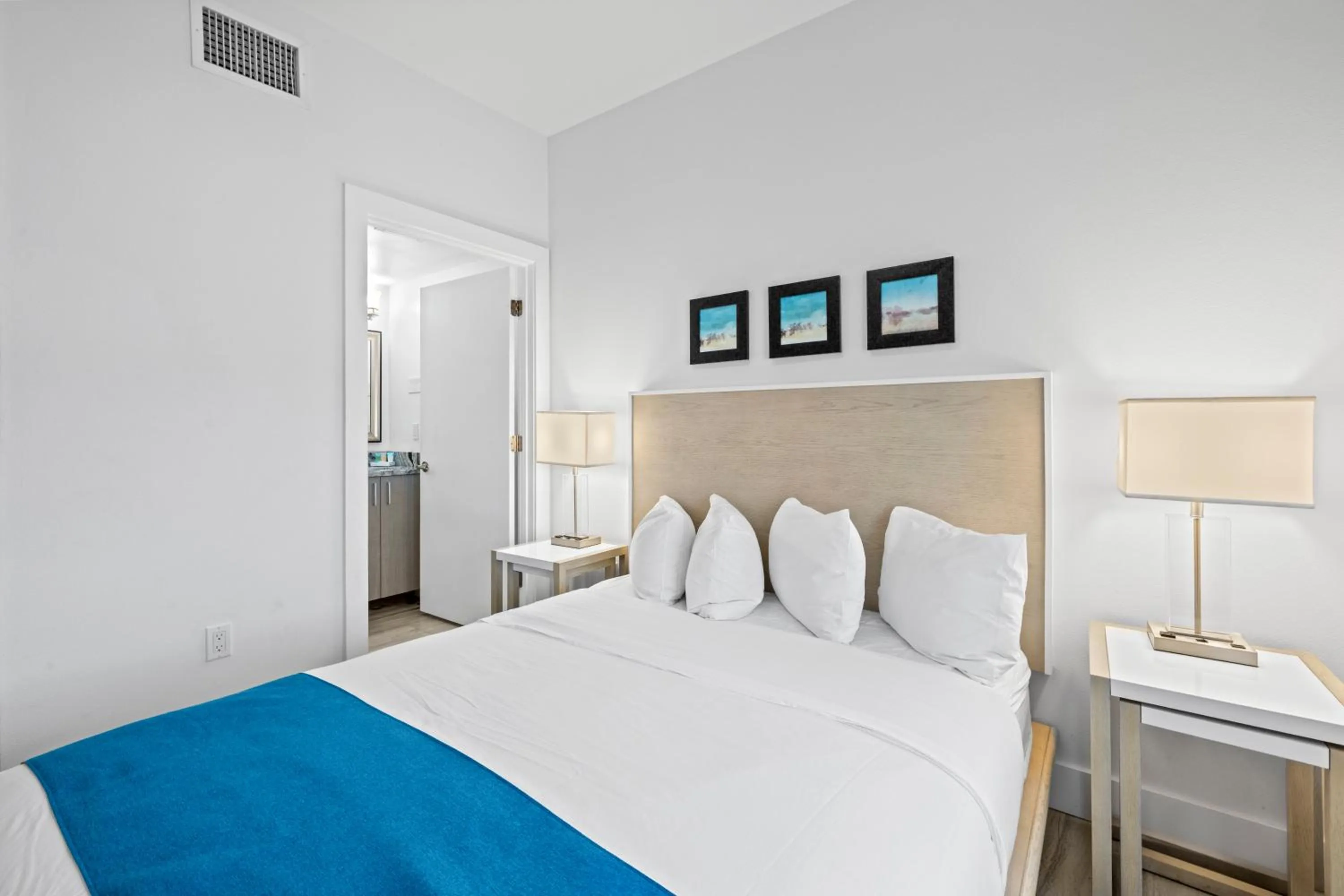 Bedroom, Bed in Provident Oceana Beachfront Suites