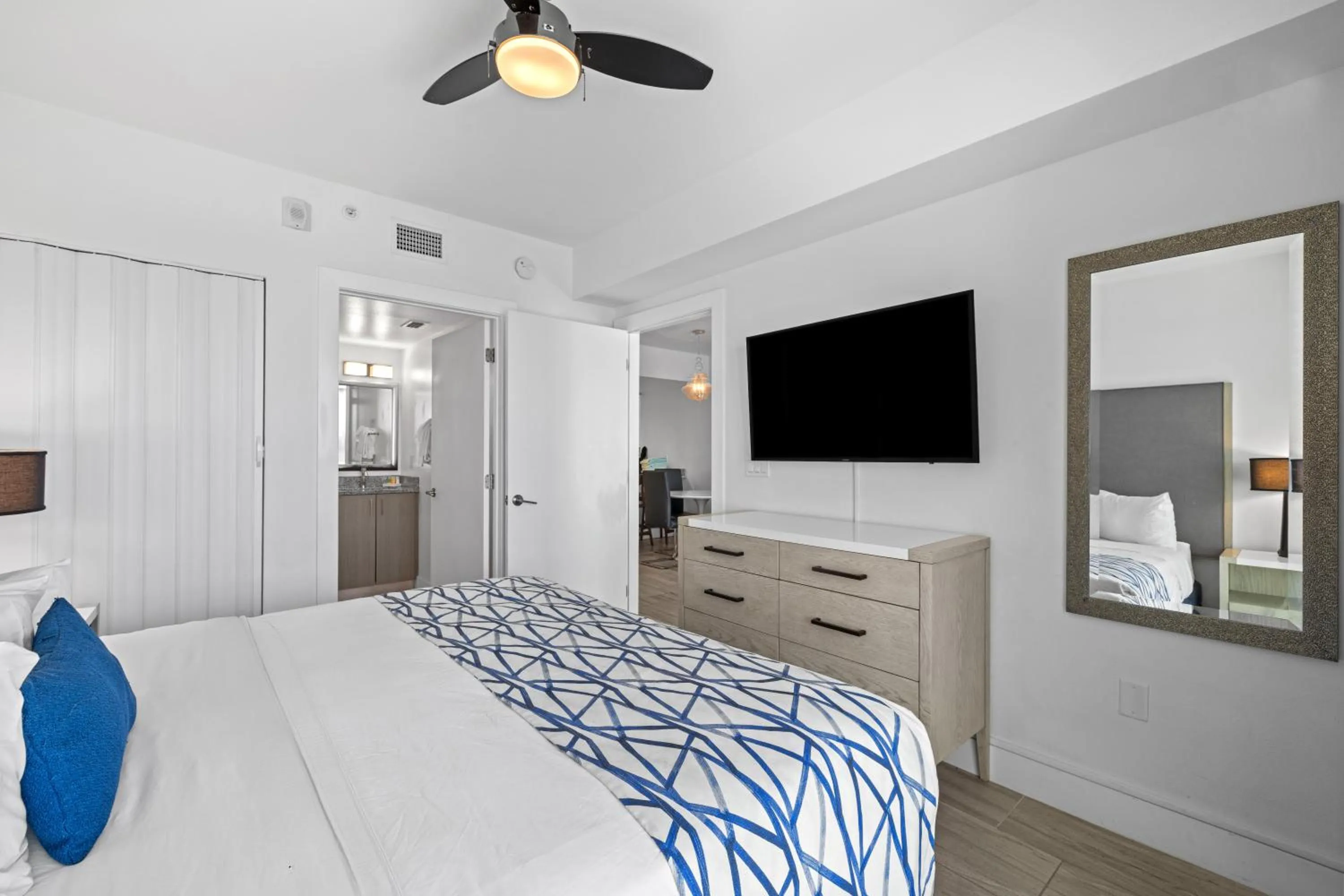 Bedroom, Bed in Provident Oceana Beachfront Suites