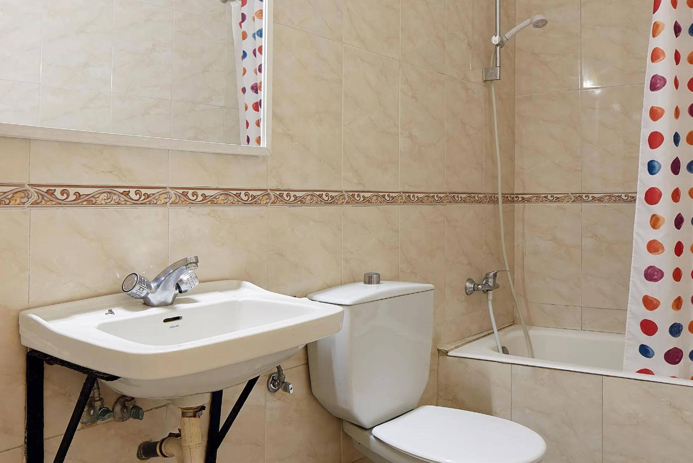 Bathroom in Hostal River