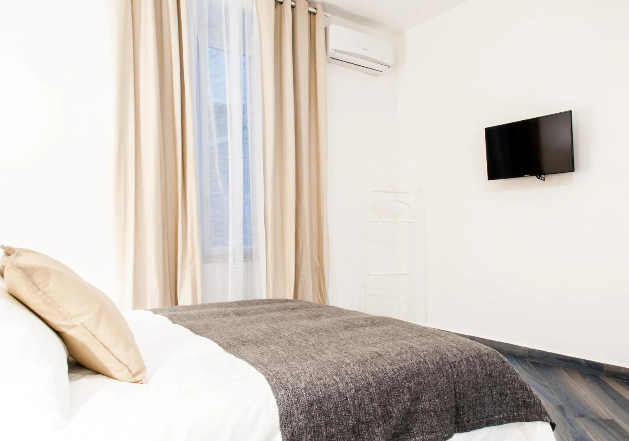 Bed in Demi Rooms