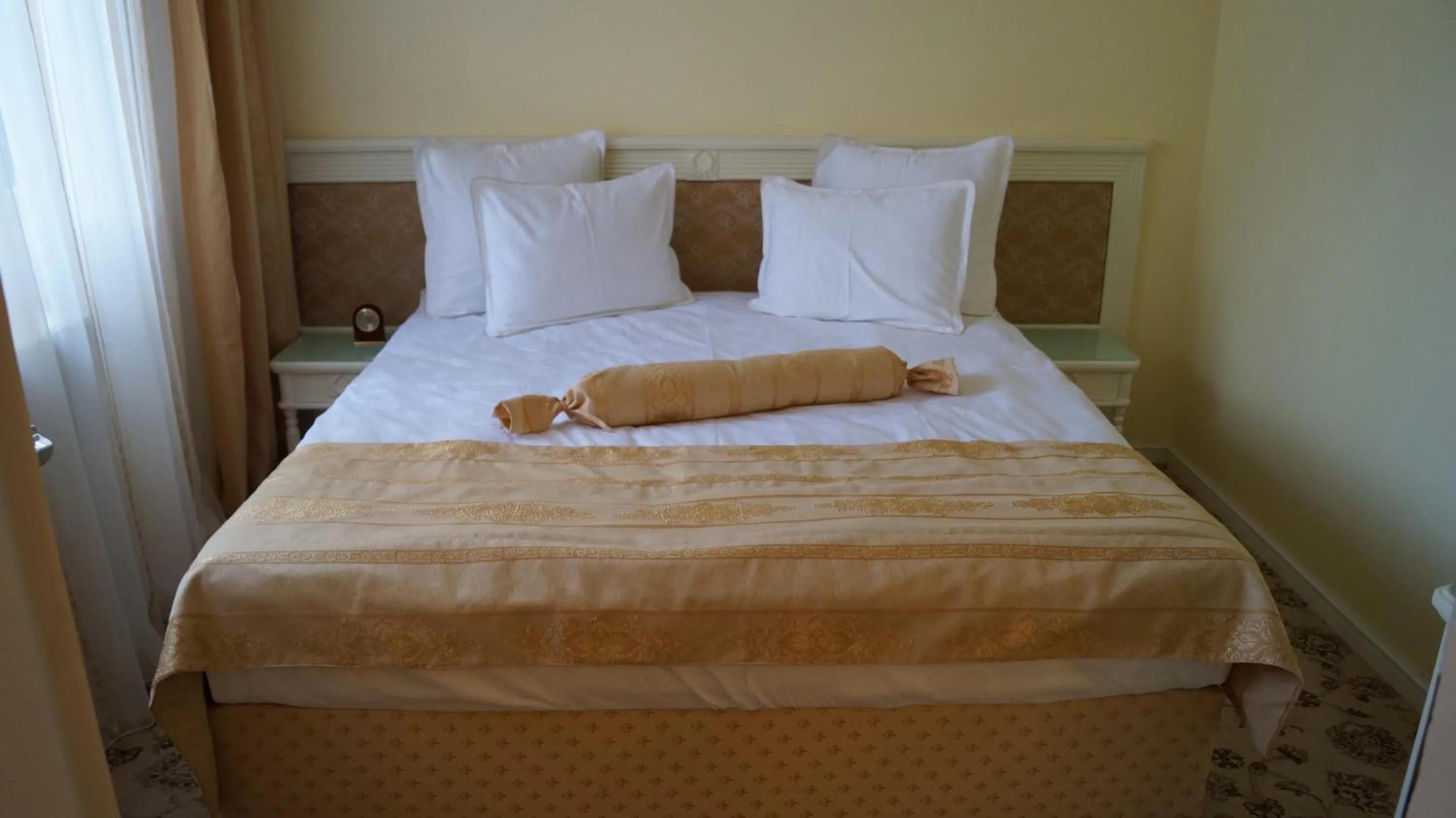 Bed in Complex La Tunuri - Vila Economat