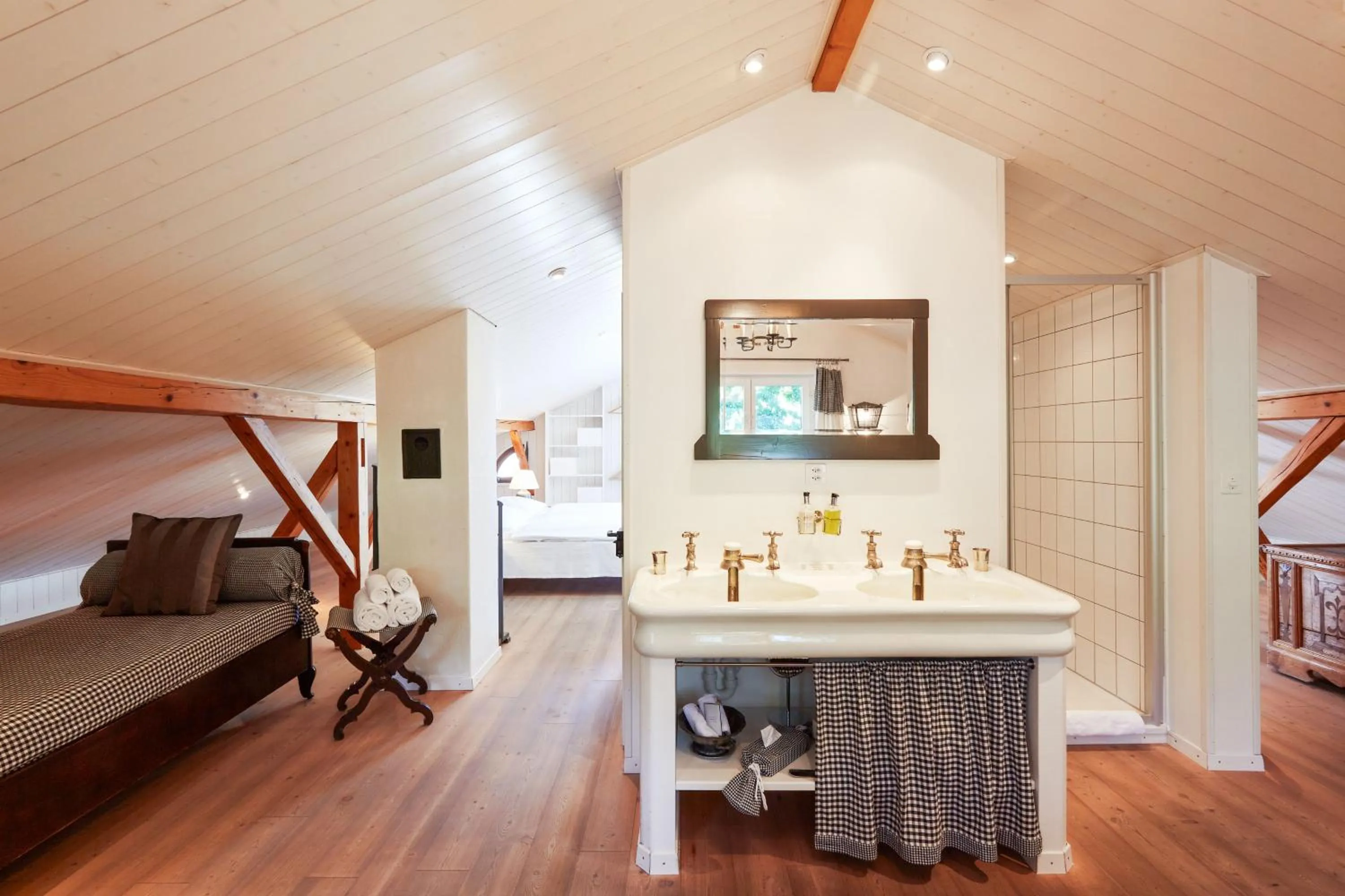 Seating area, Bed in Boutique-Hotel Schlüssel