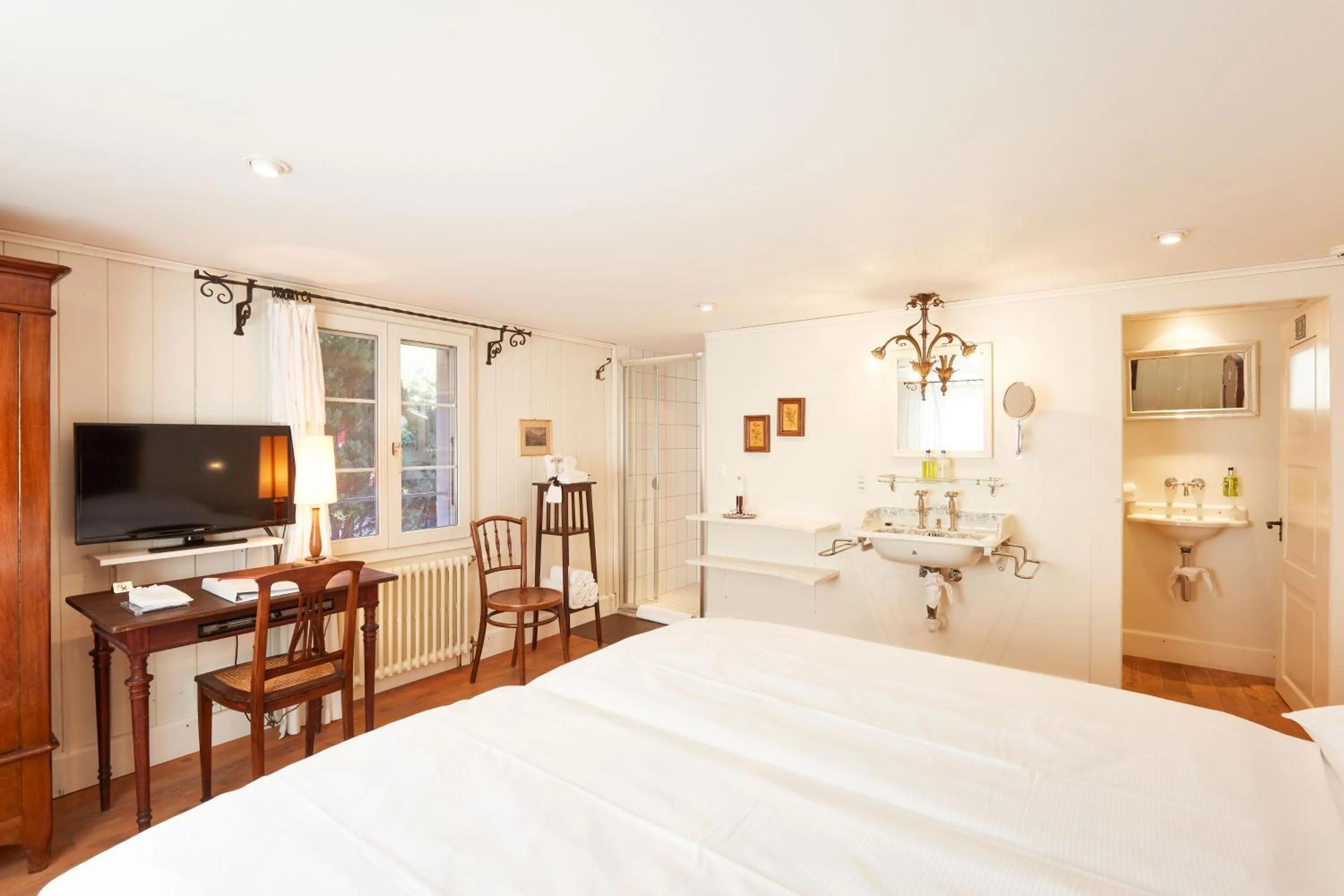 Bed in Boutique-Hotel Schlüssel