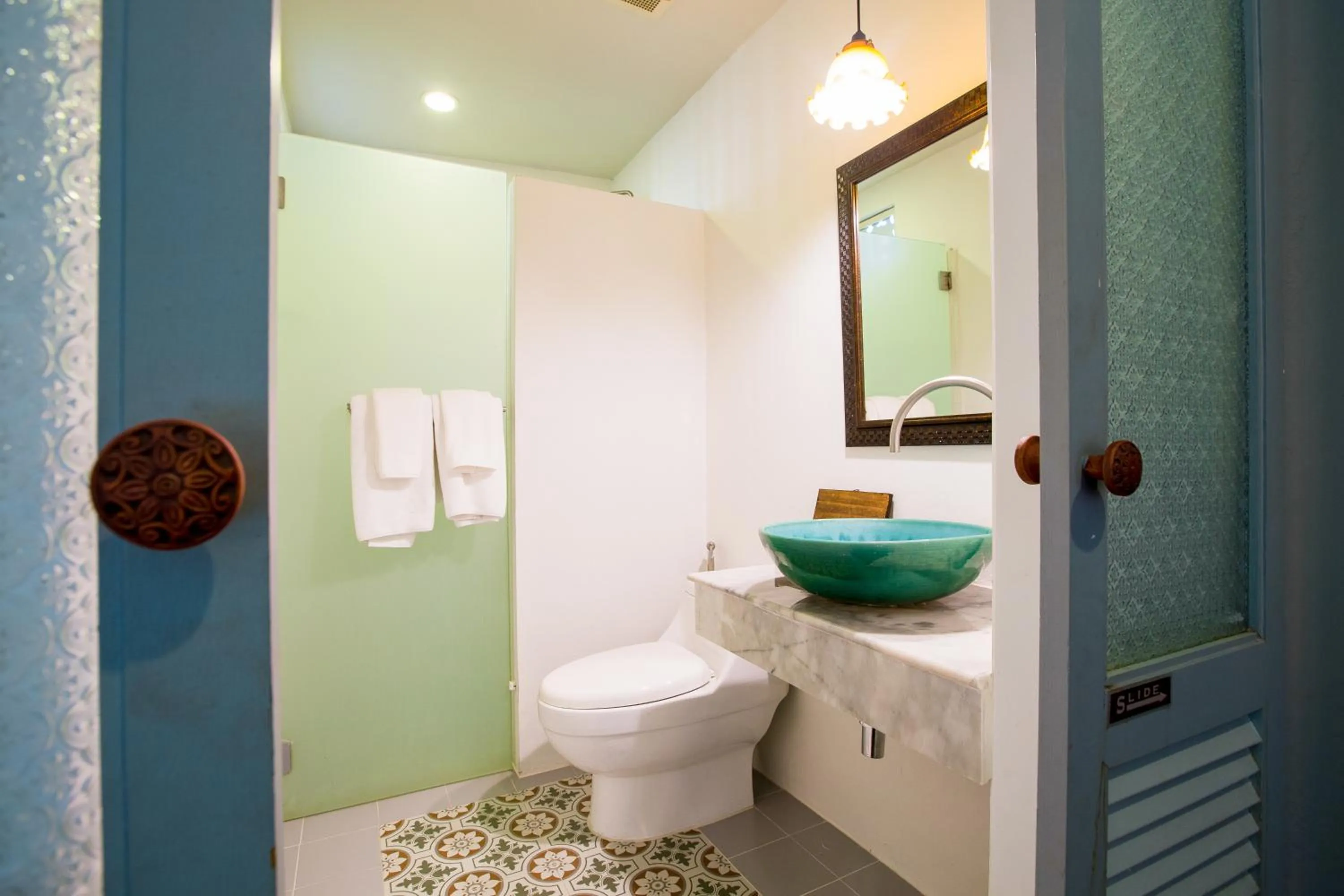 Shower in The Memory at On On Hotel