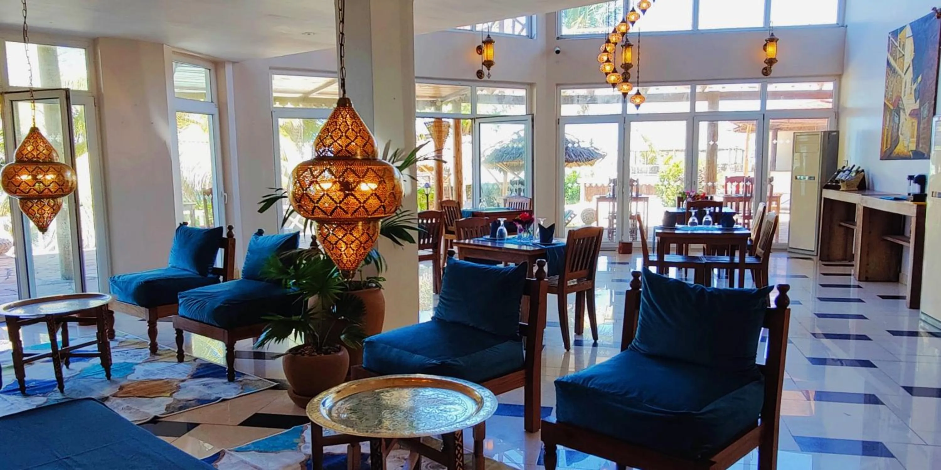 Restaurant/places to eat in Villa Fleur De Lys