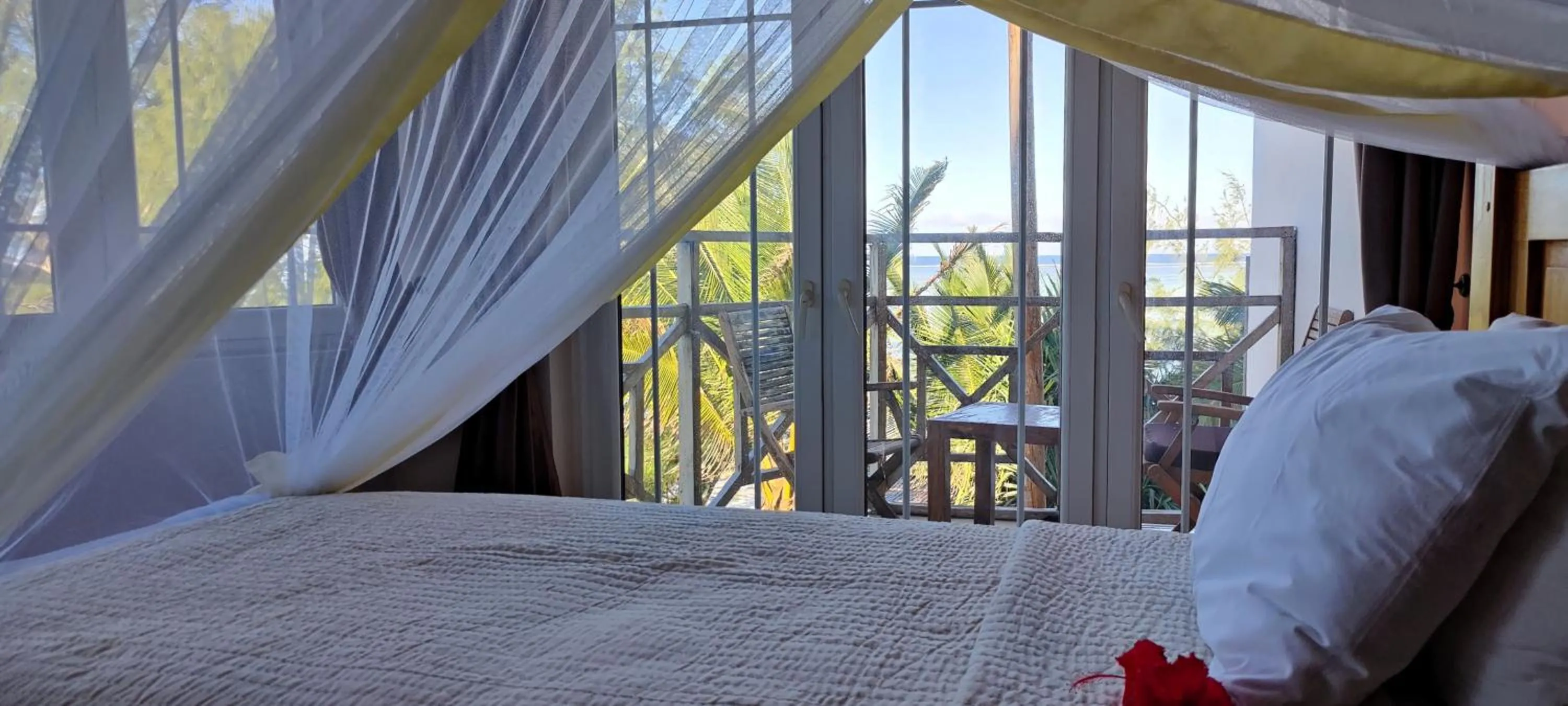 View (from property/room), Bed in Villa Fleur De Lys