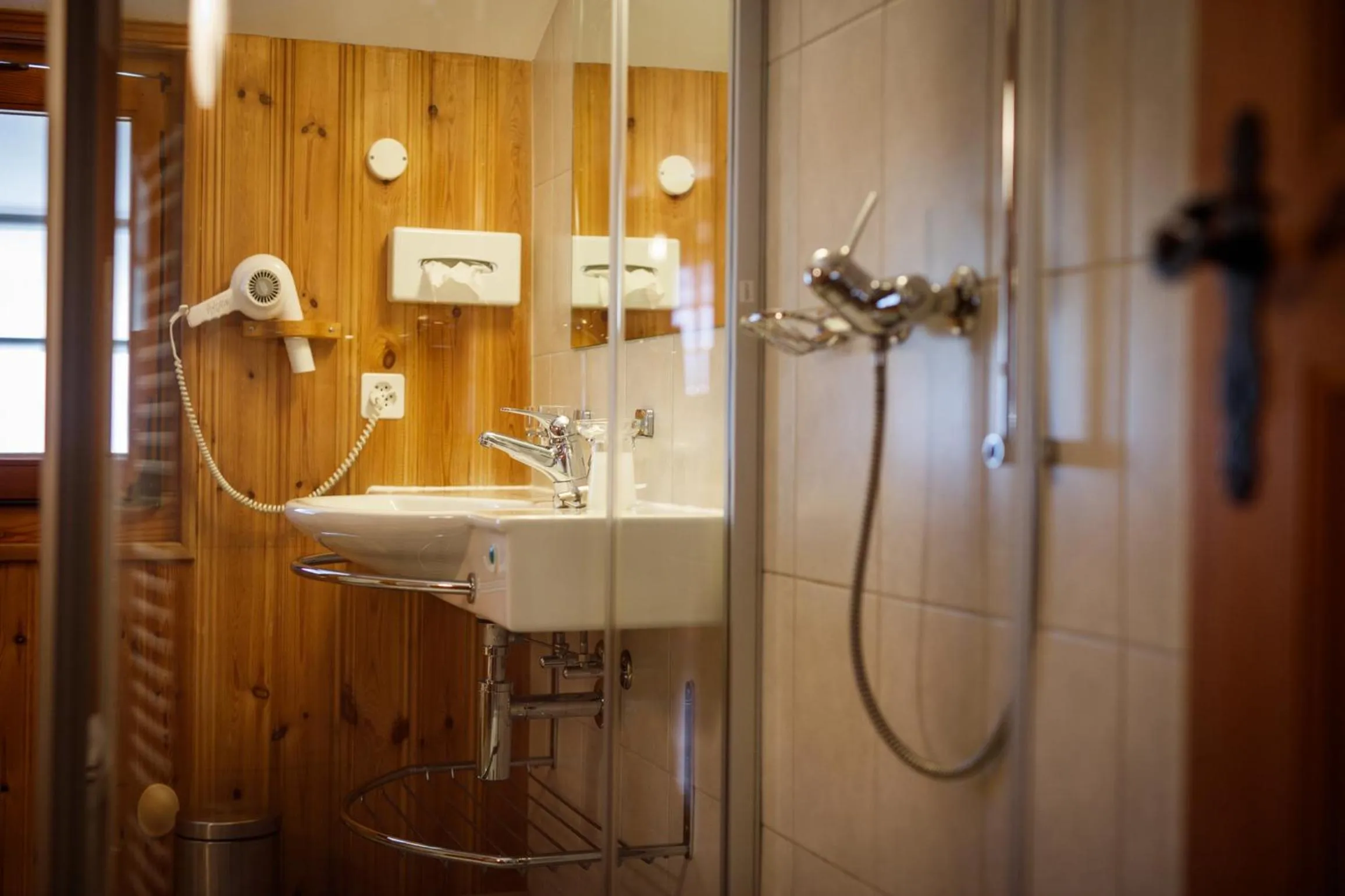Bathroom in Hotel Nufenen