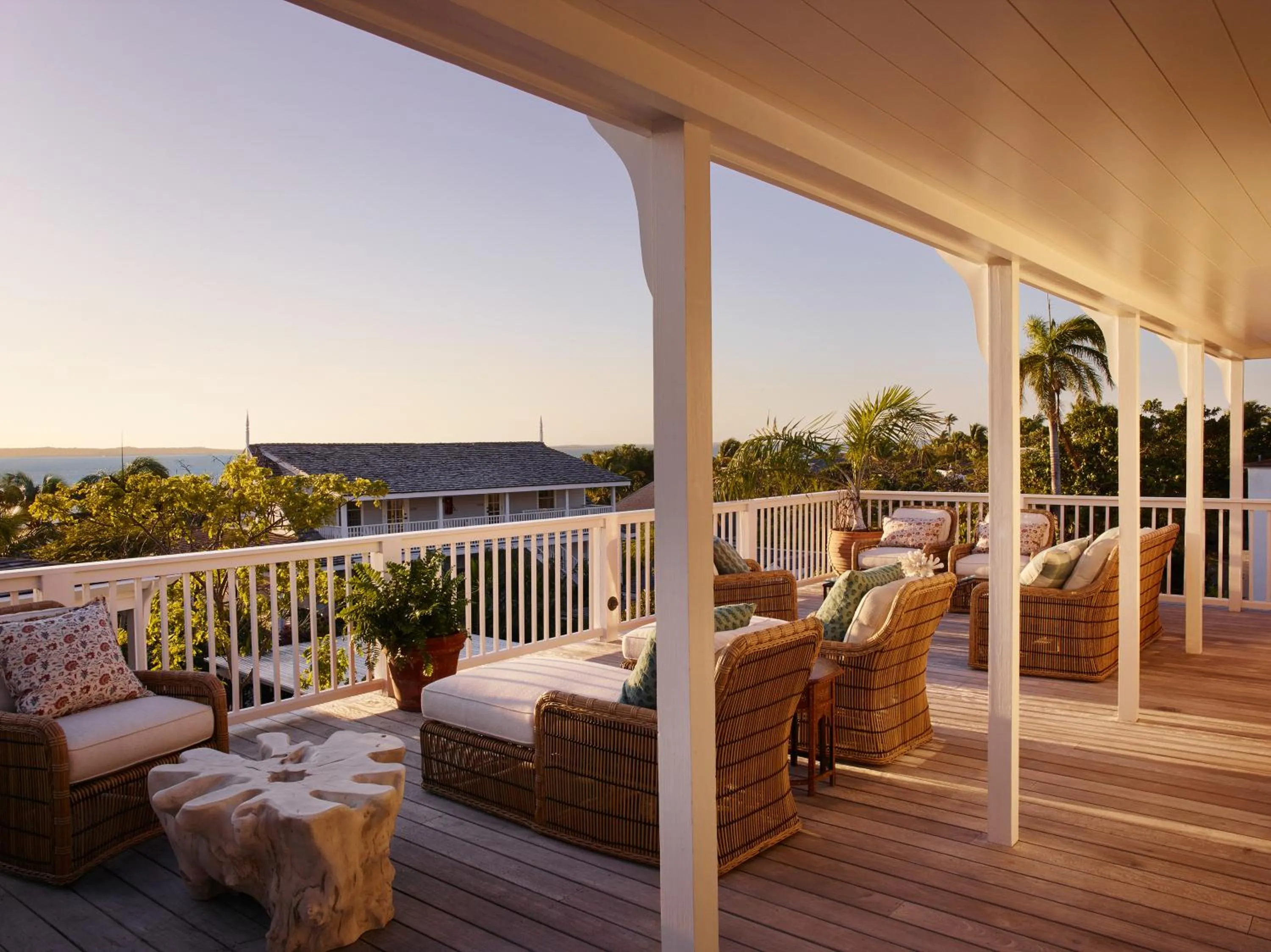 Property building in Eleven Bahama House