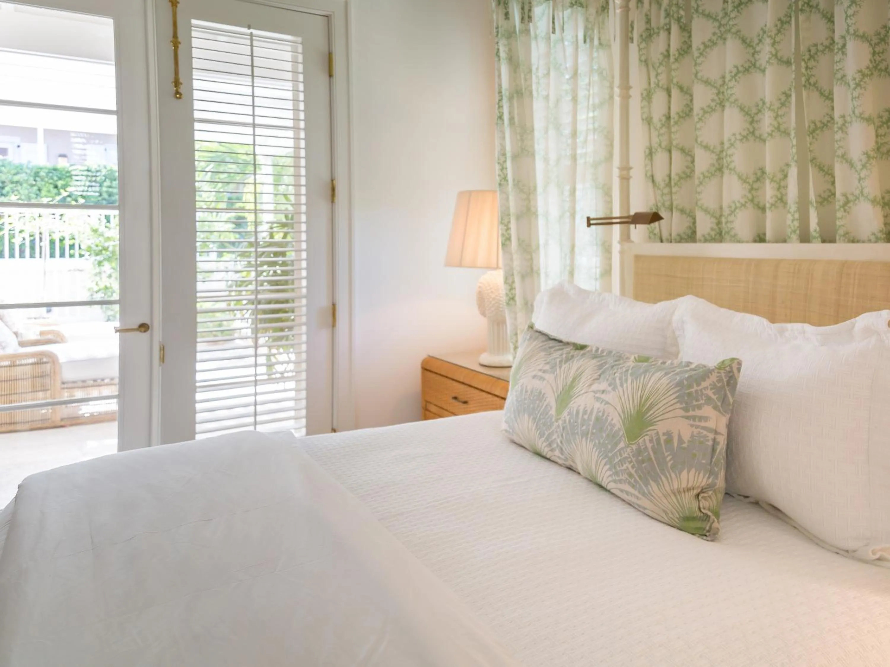 Bed in Eleven Bahama House