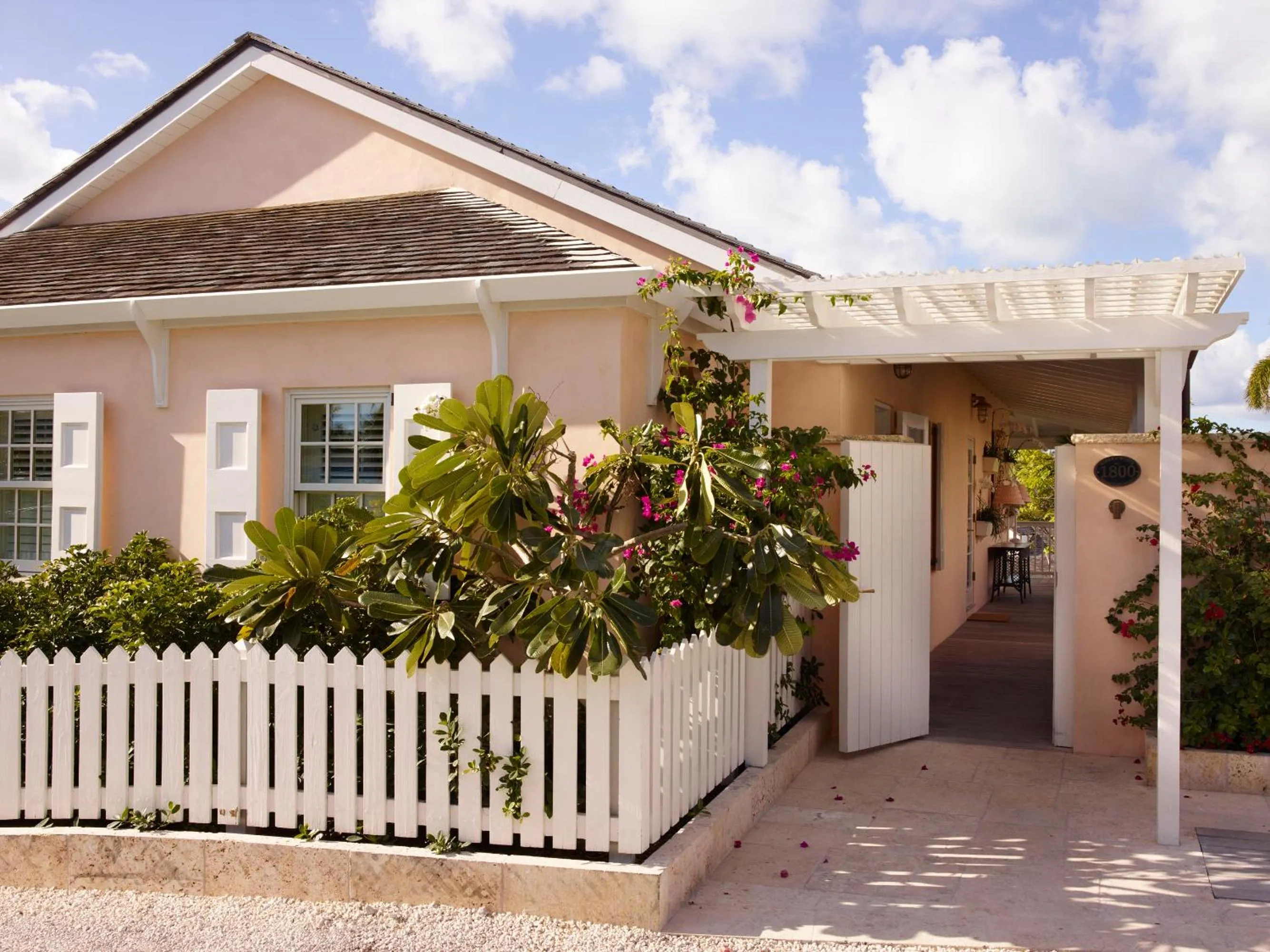 Property building in Eleven Bahama House