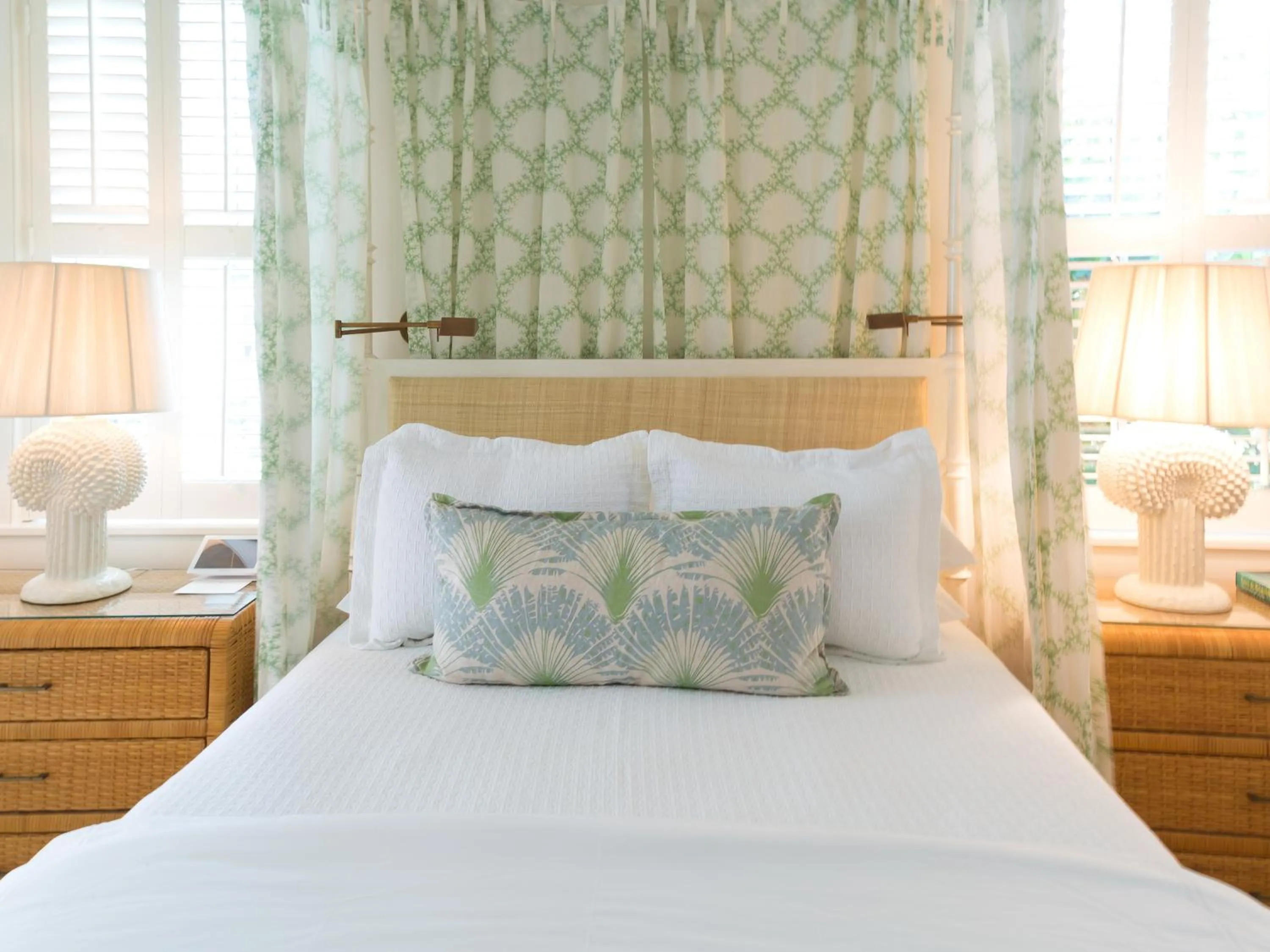 Bed in Eleven Bahama House
