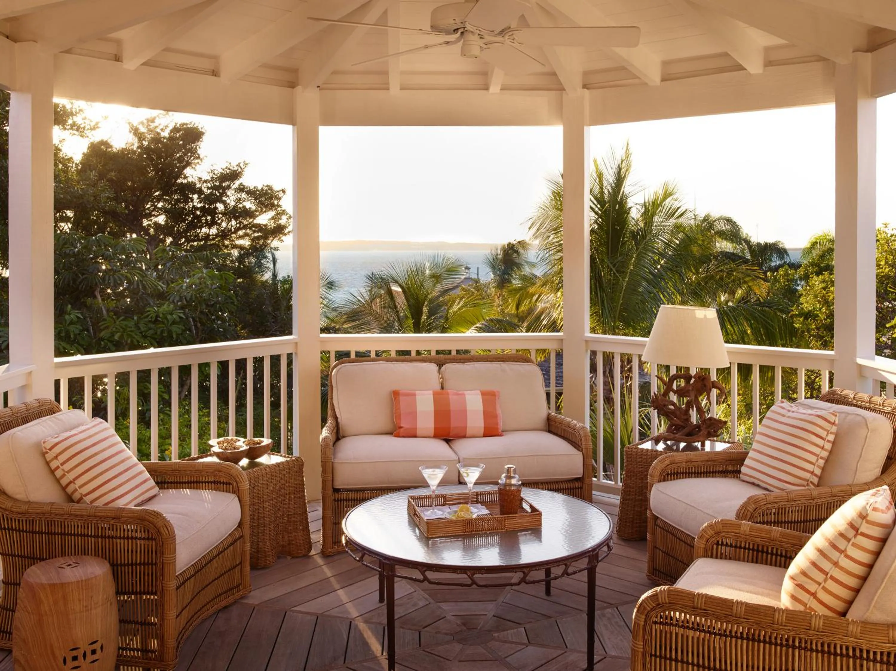 Property building in Eleven Bahama House
