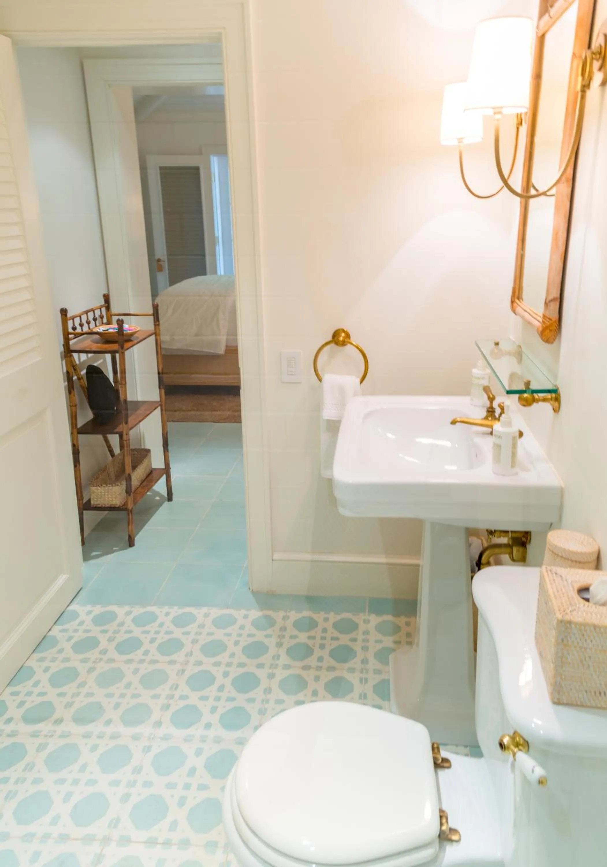 Bed in Eleven Bahama House
