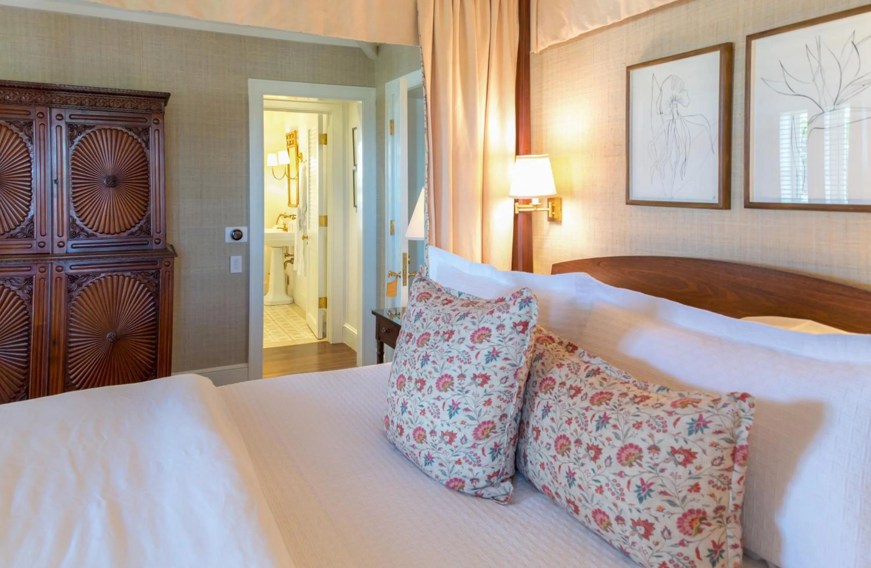 Bed in Eleven Bahama House