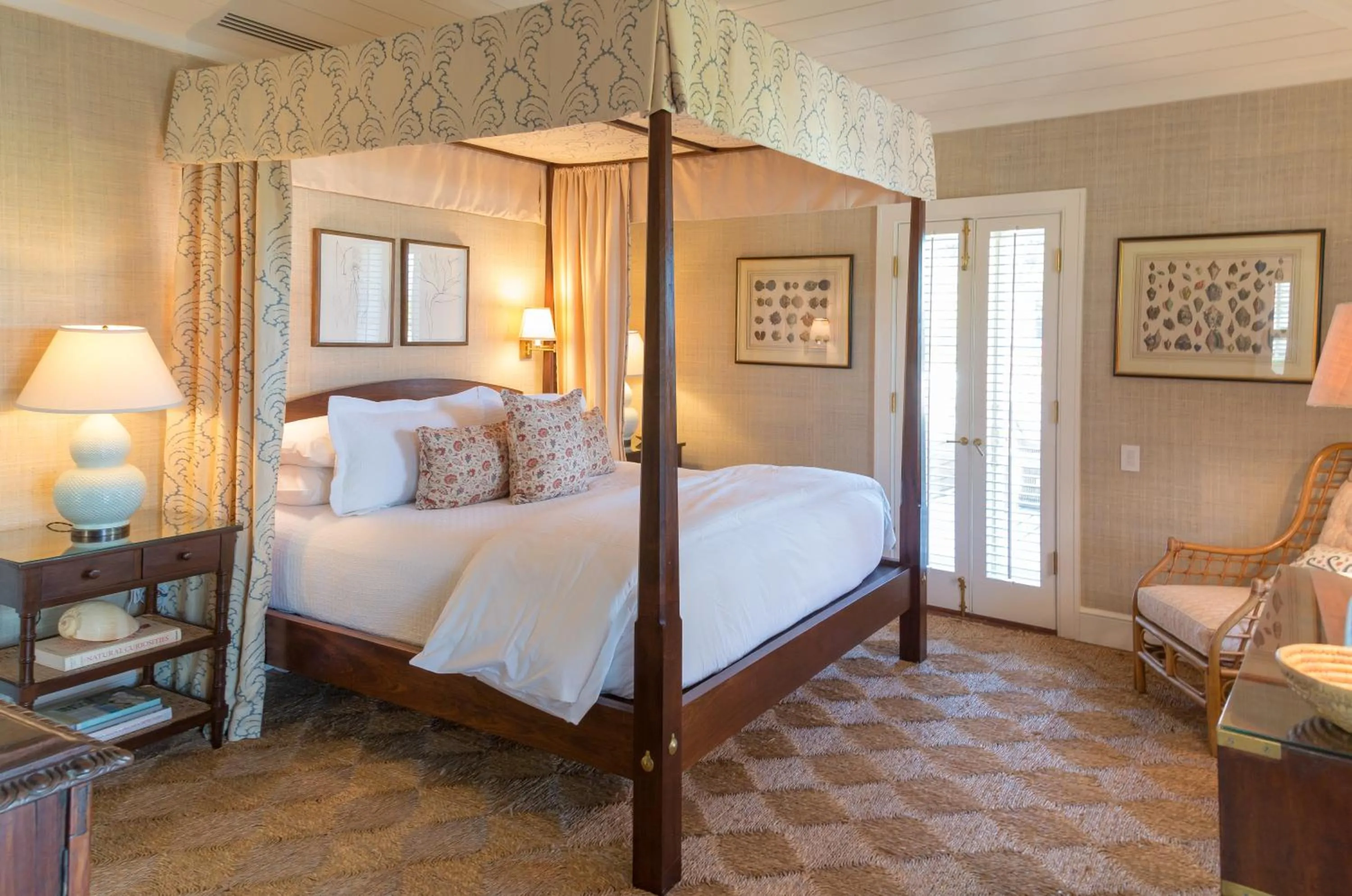 Bed in Eleven Bahama House