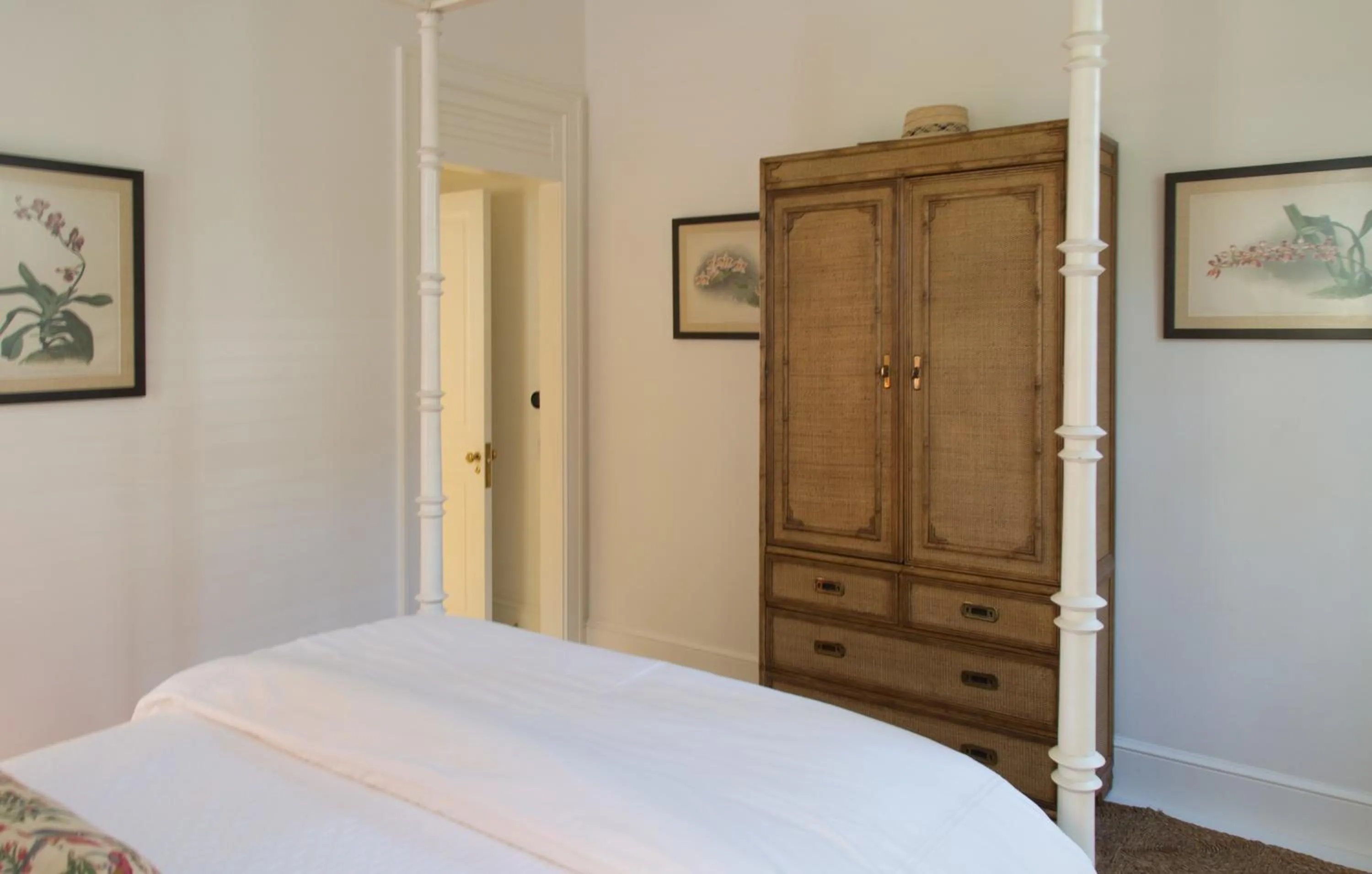 Bed in Eleven Bahama House