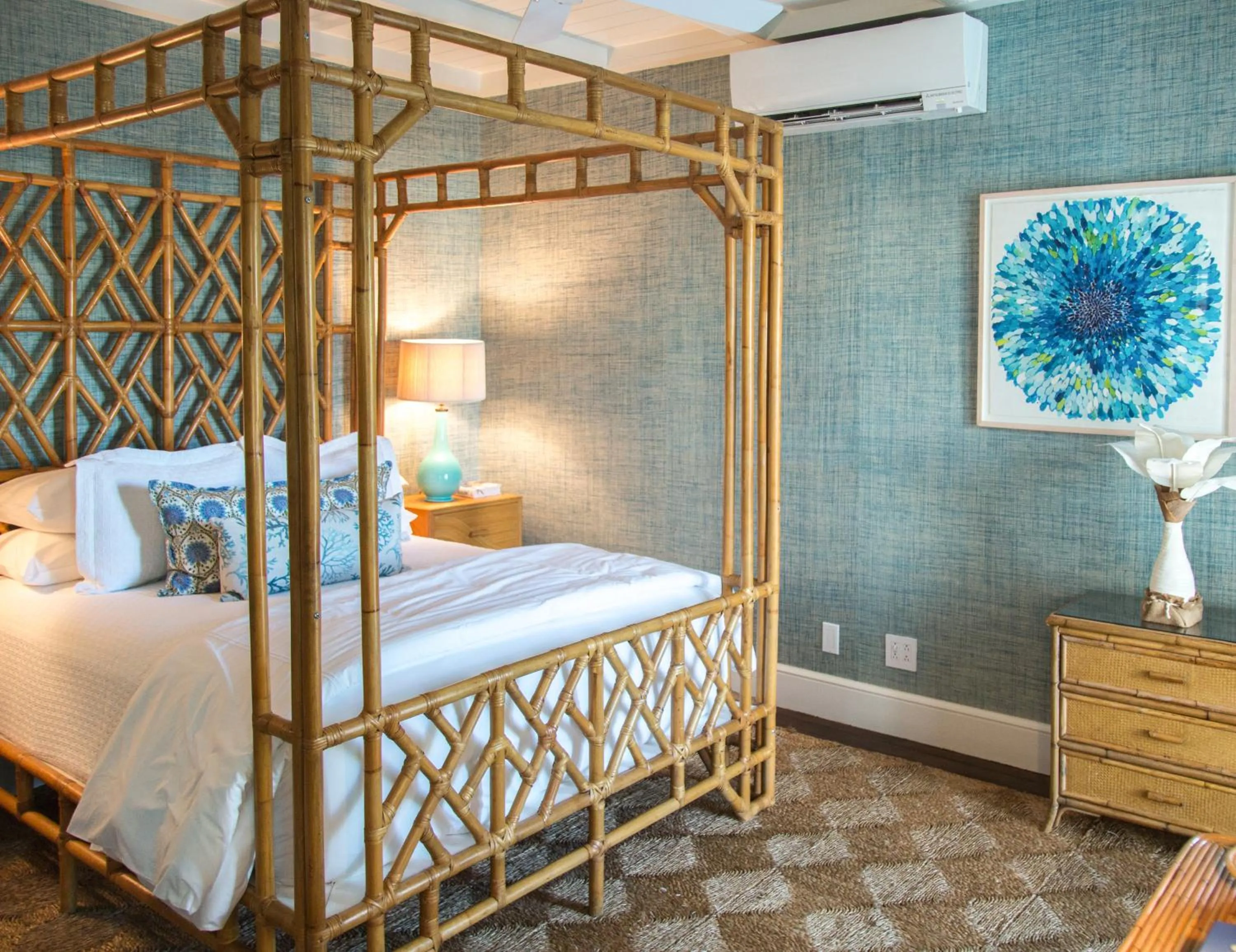 Bed in Eleven Bahama House