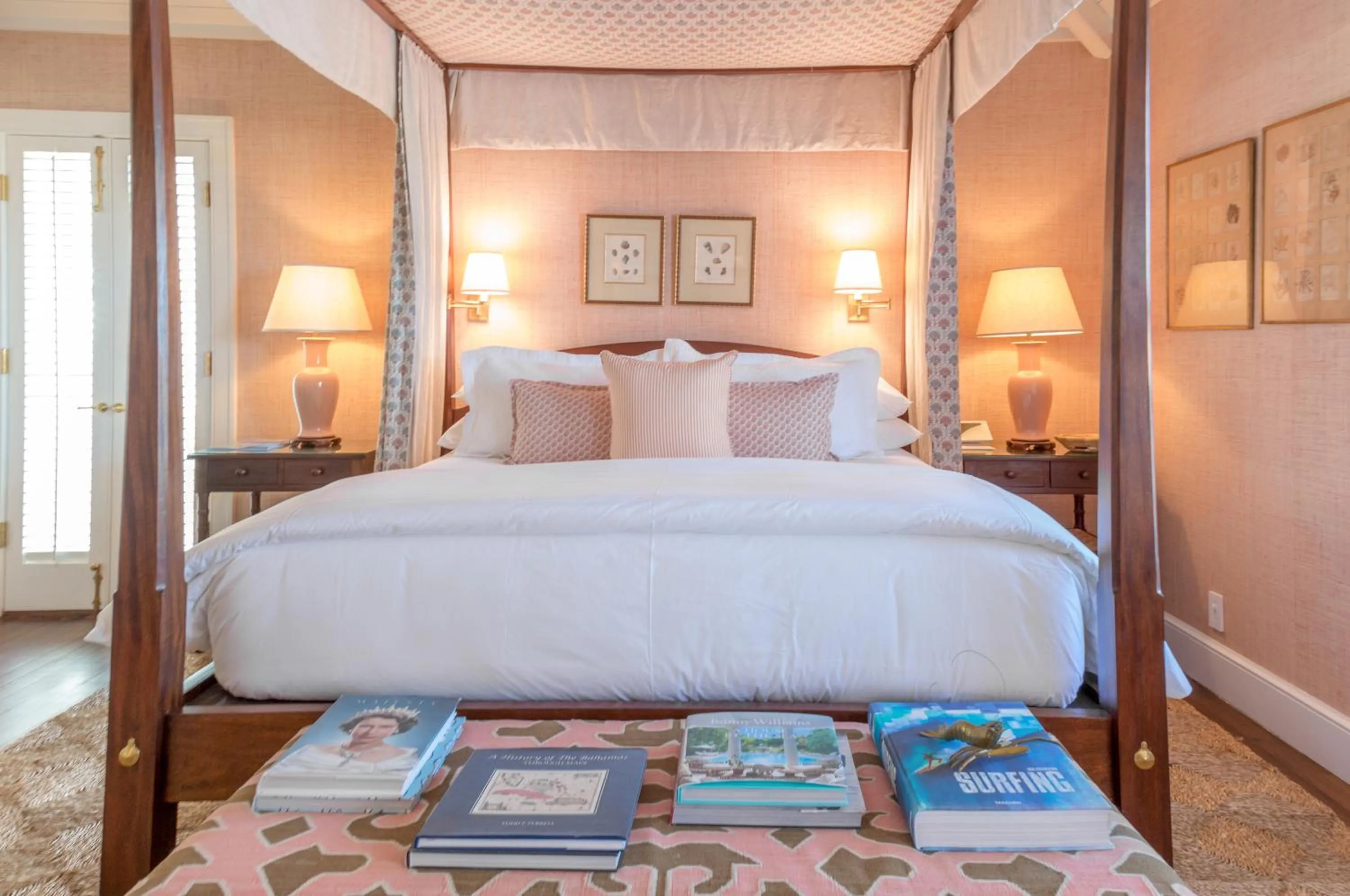Bed in Eleven Bahama House