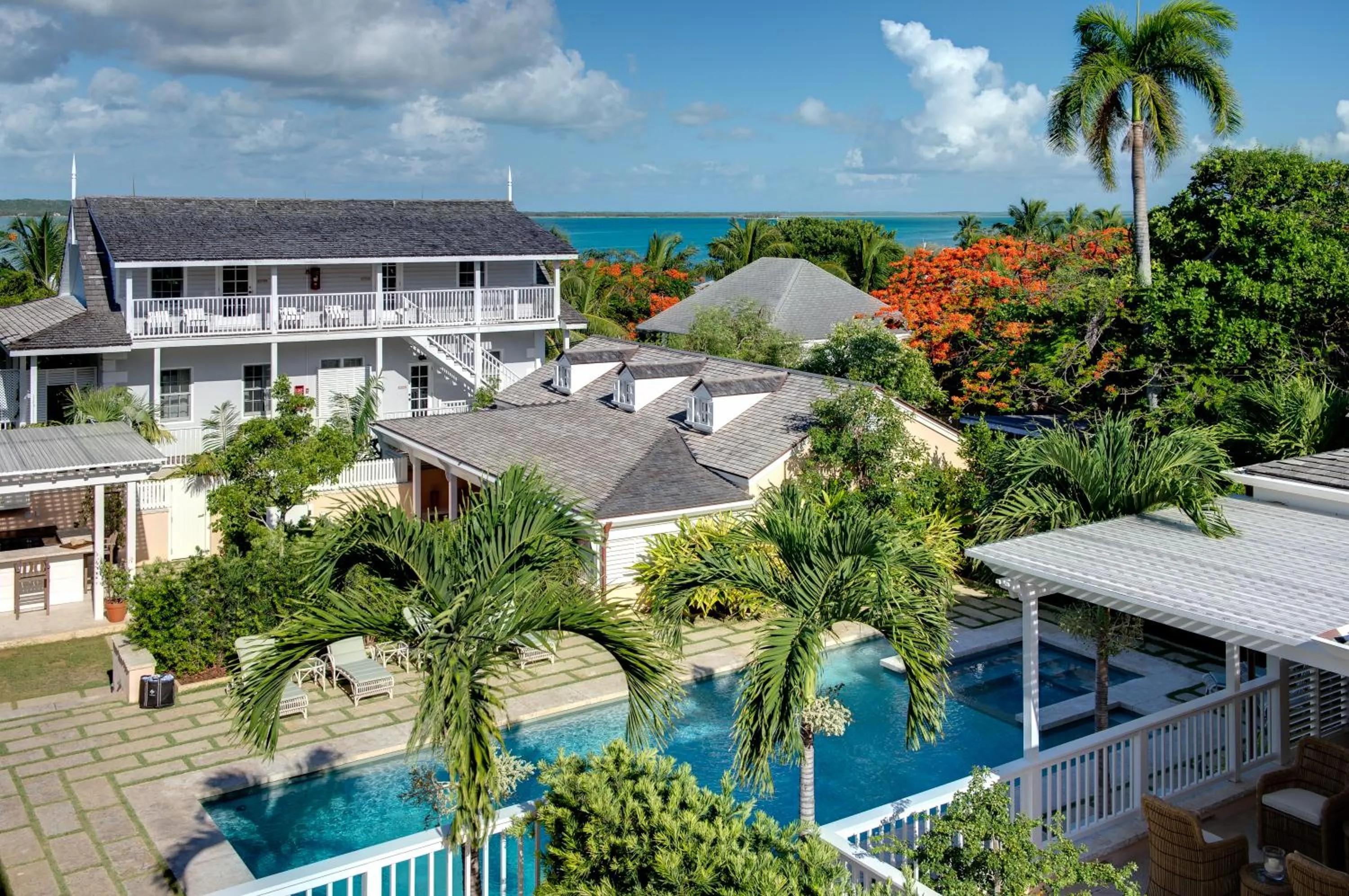 Property building in Eleven Bahama House