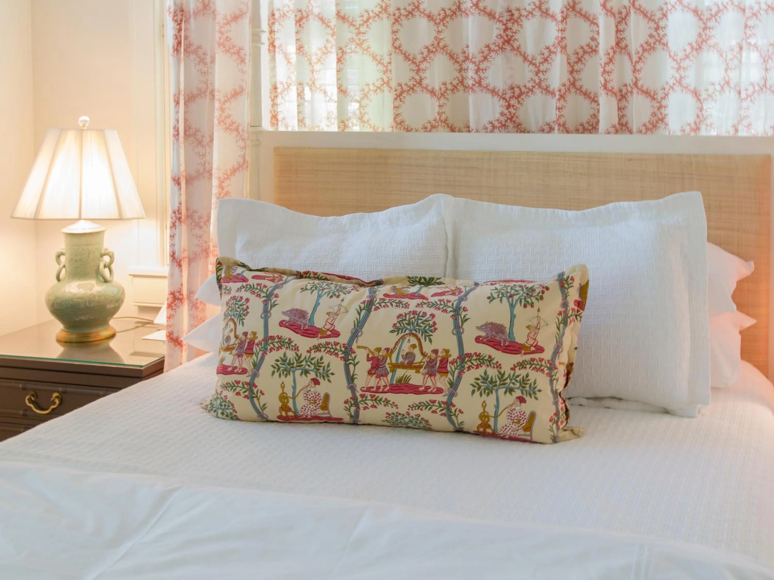 Bed in Eleven Bahama House