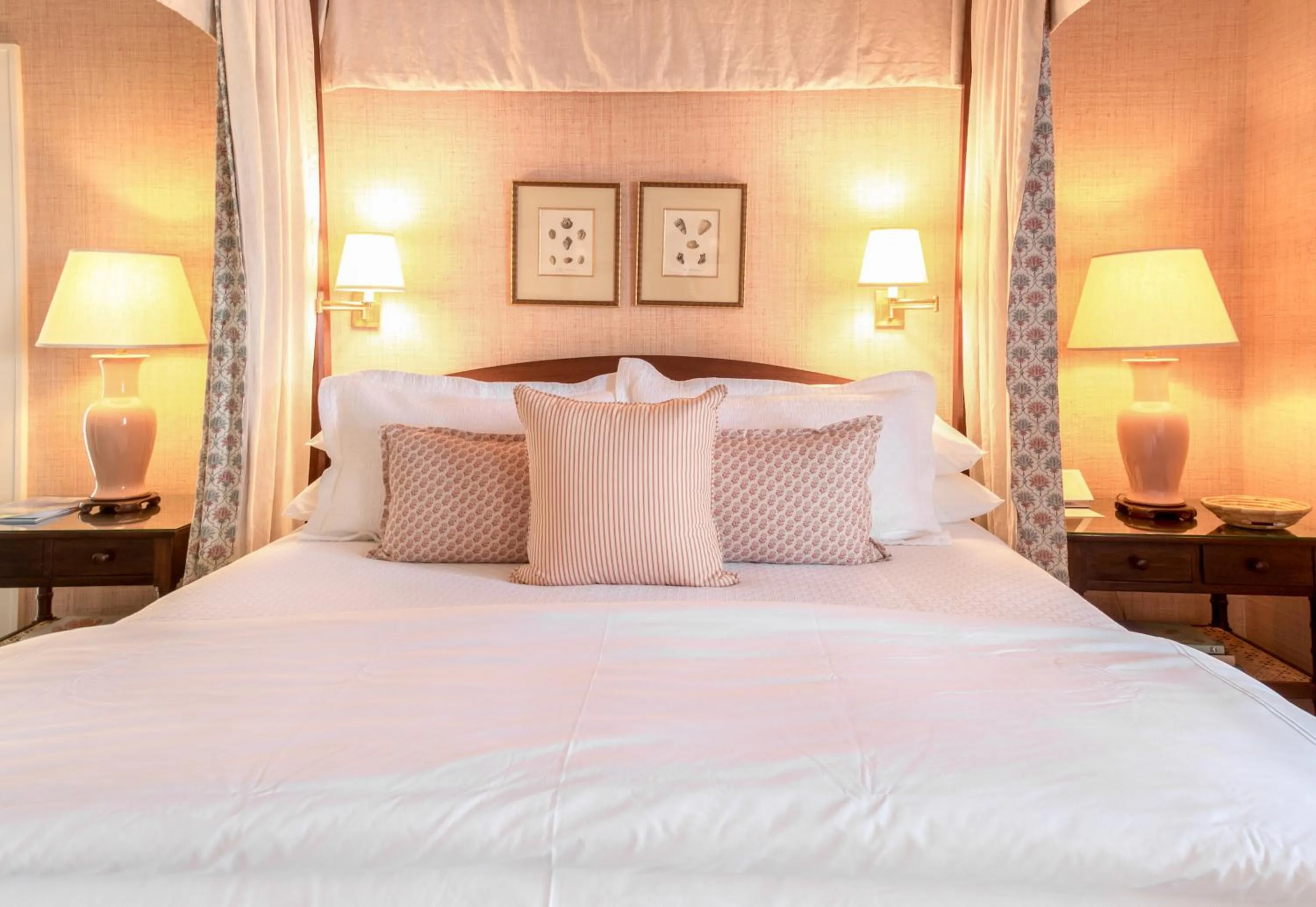 Bed in Eleven Bahama House