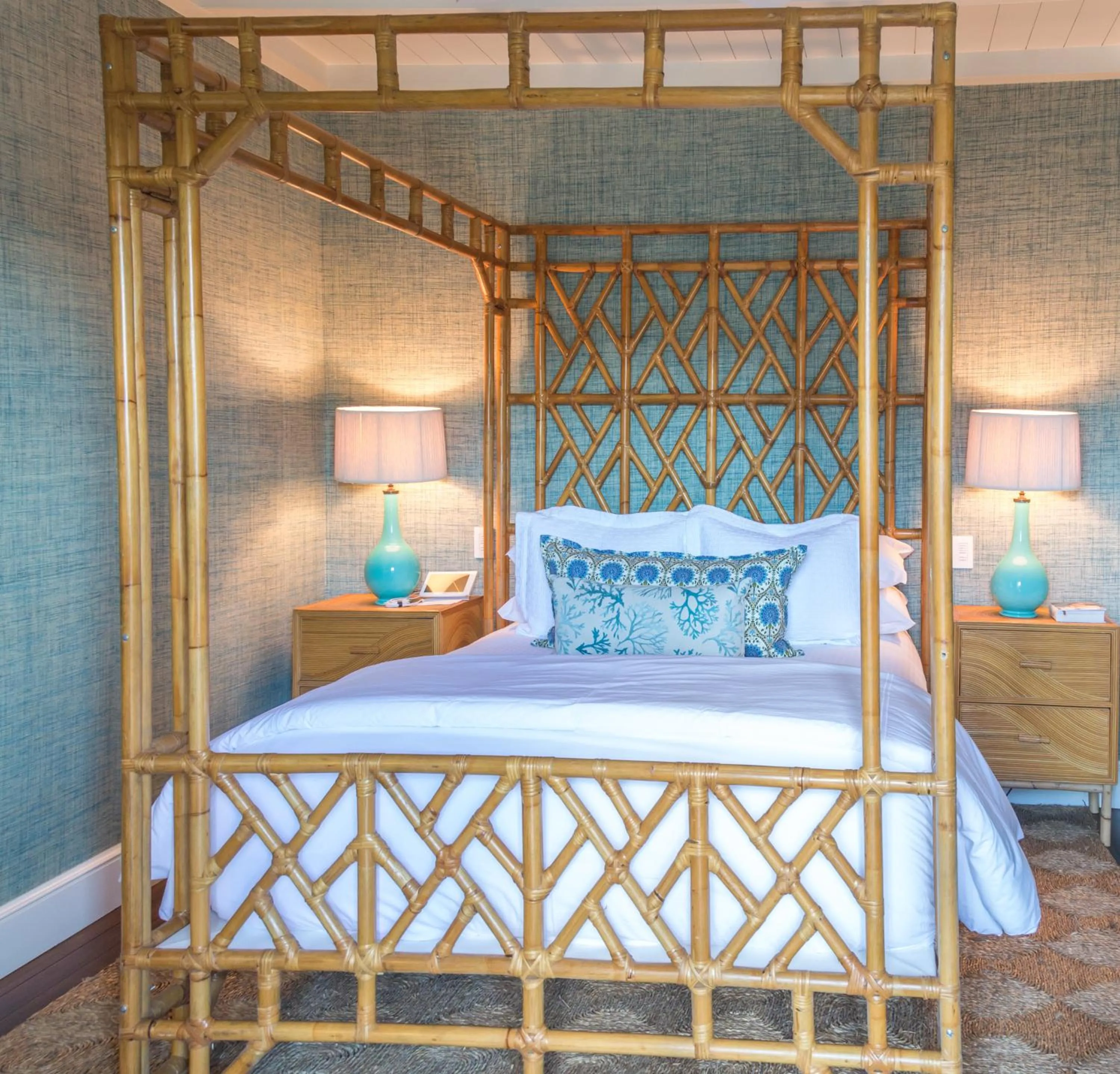 Bed in Eleven Bahama House