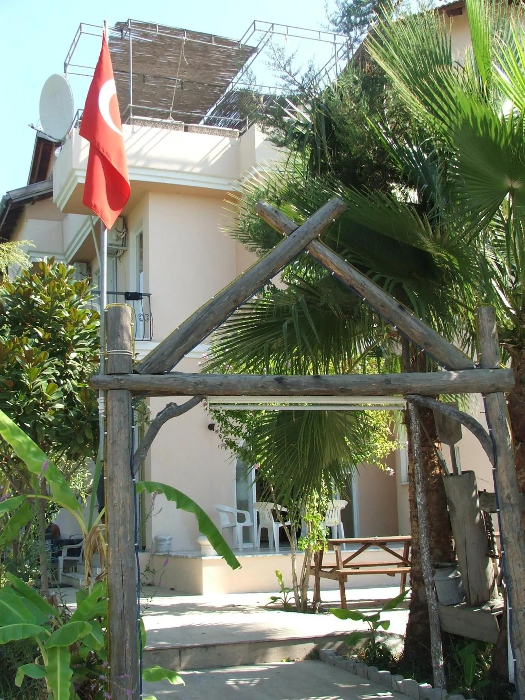 Facade/entrance in Tango Pansiyon