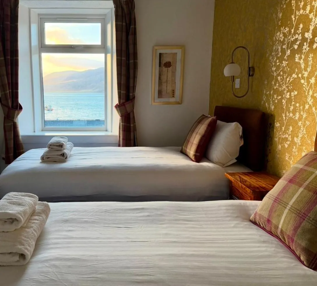 Twin Room in Argyll Hotel