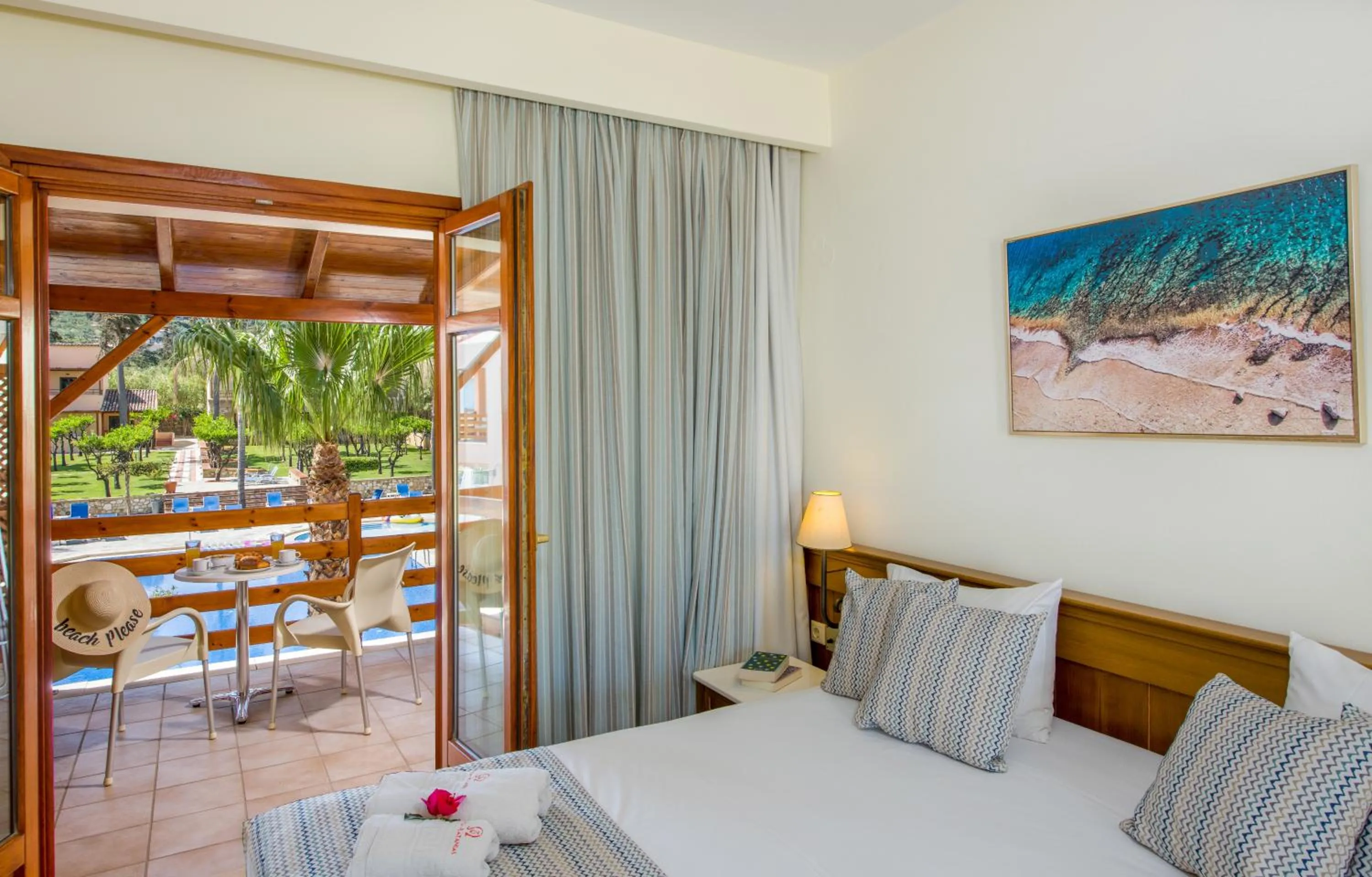 Bed in Omega Platanias