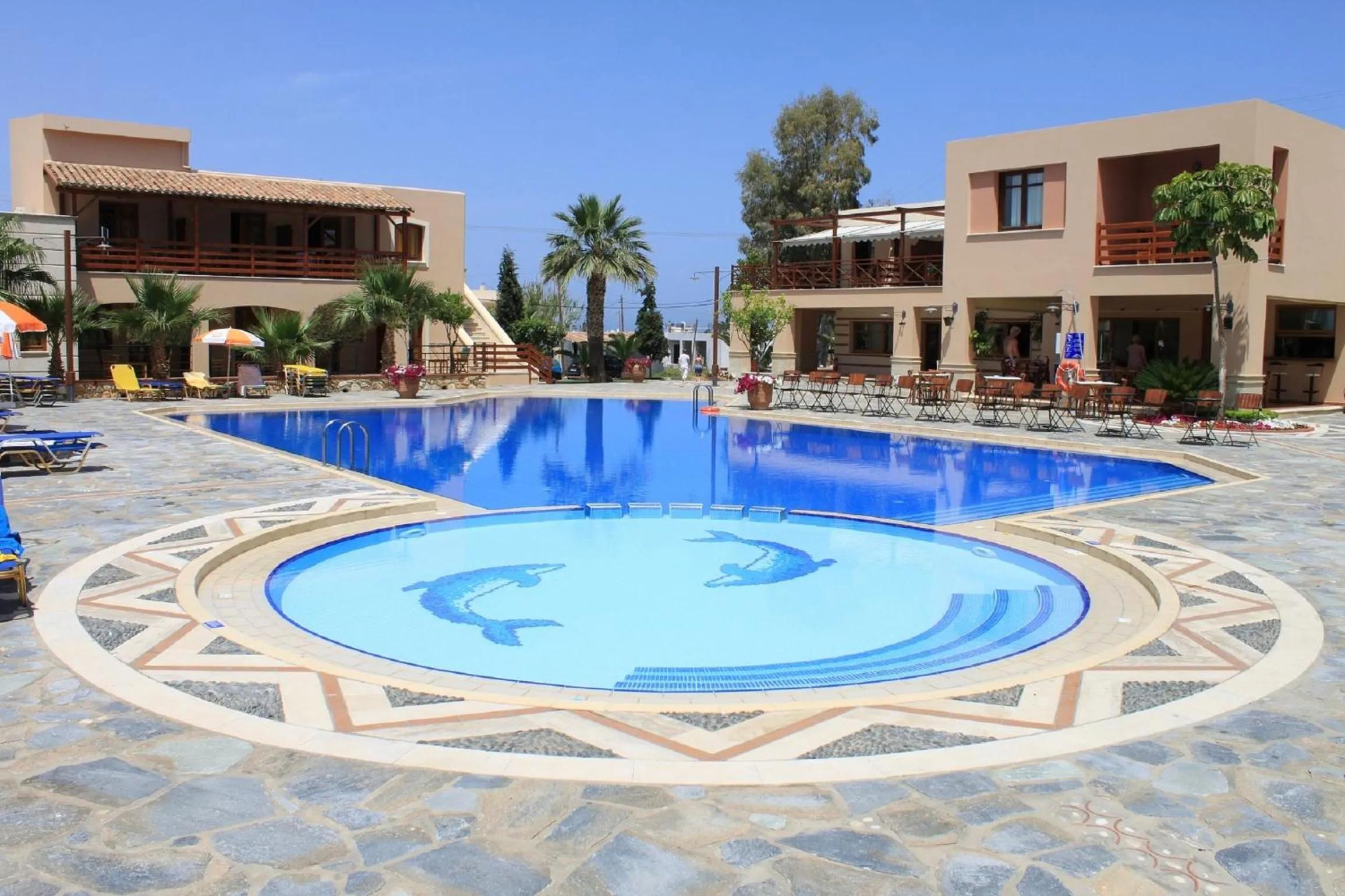 Swimming pool in Omega Platanias