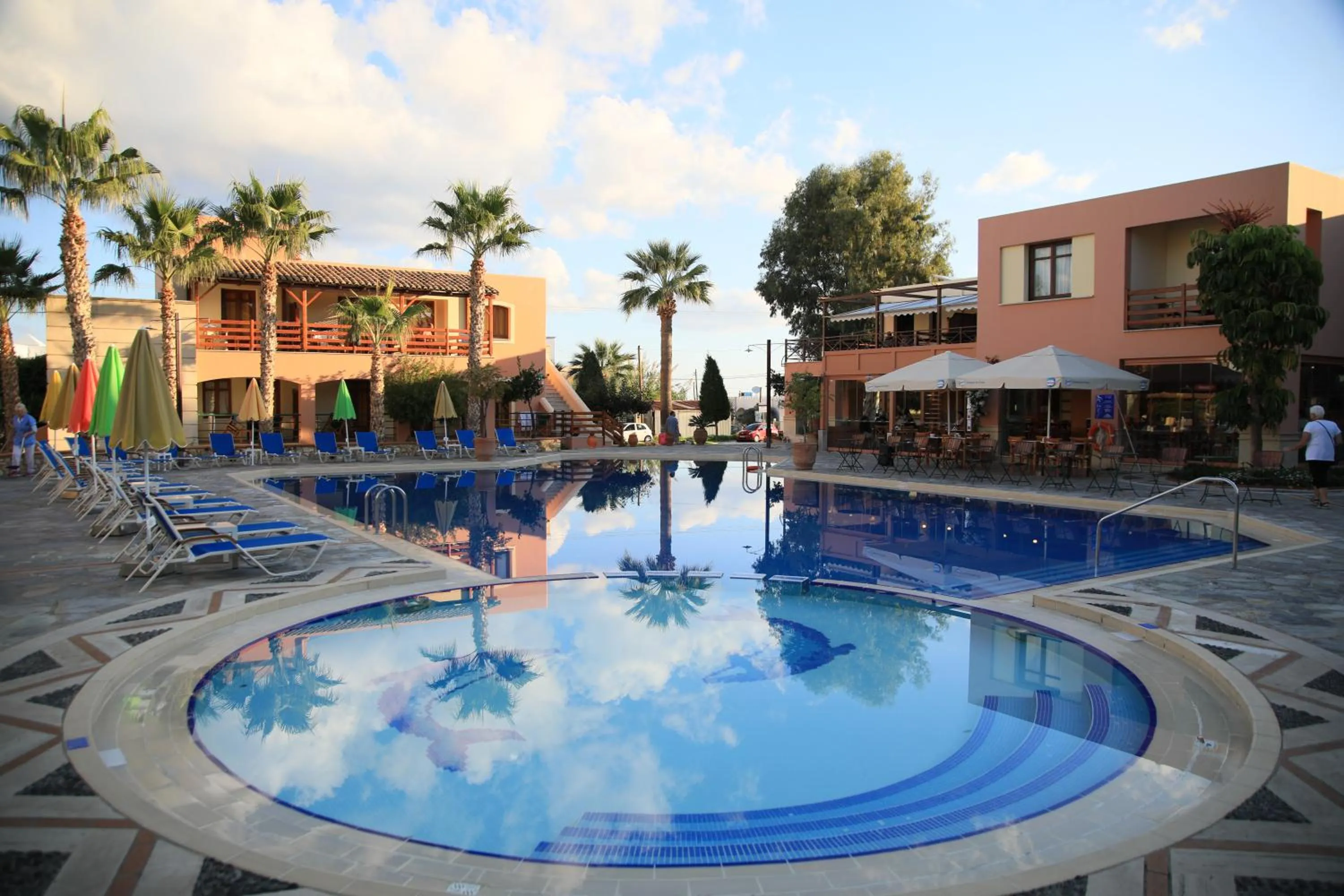 Swimming pool in Omega Platanias