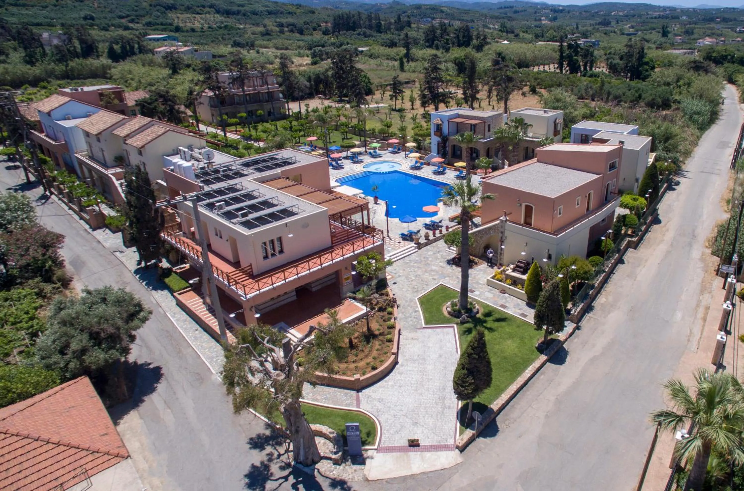 Property building in Omega Platanias