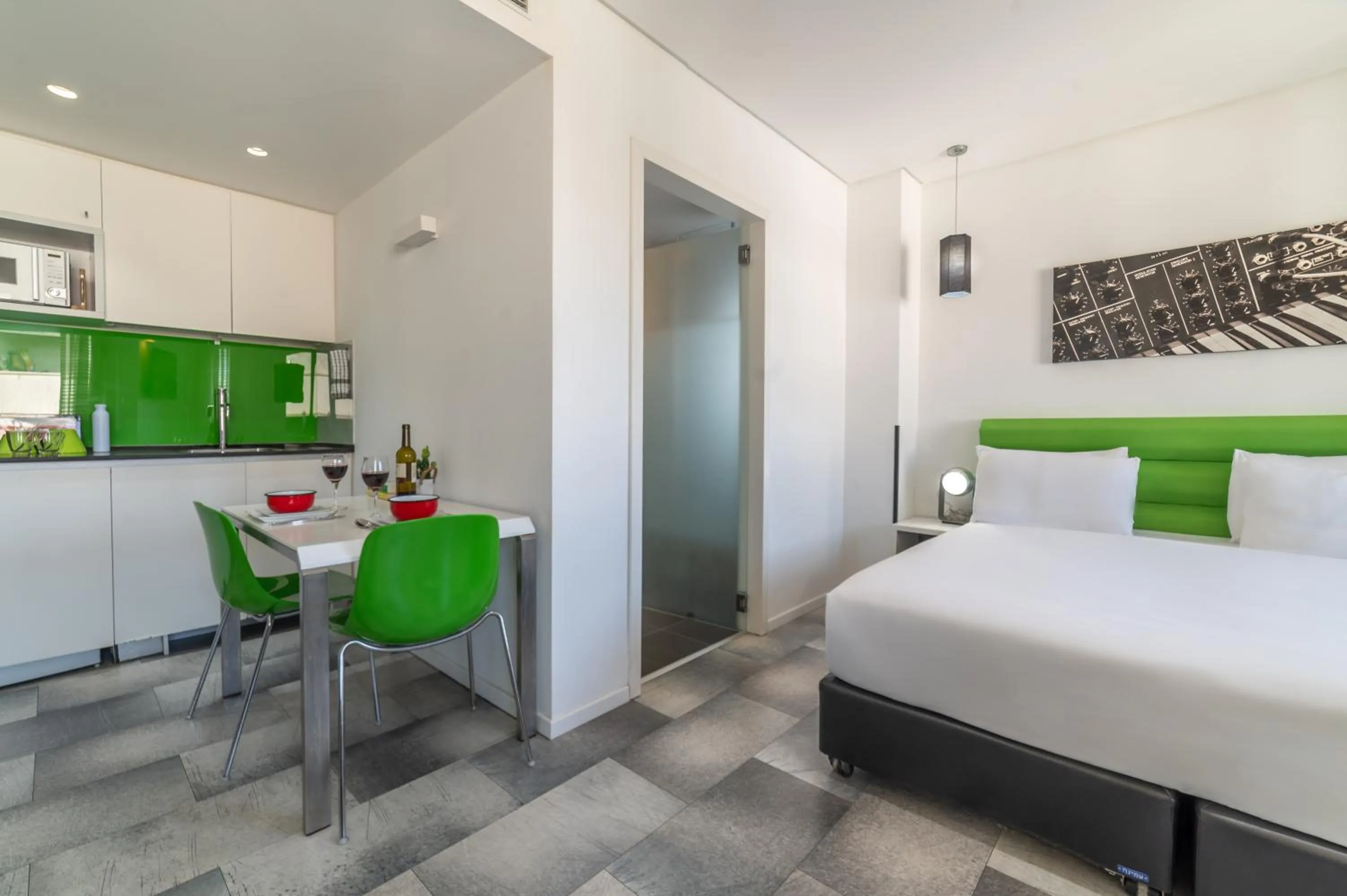 Photo of the whole room, Bed in 130 Rock Apartments