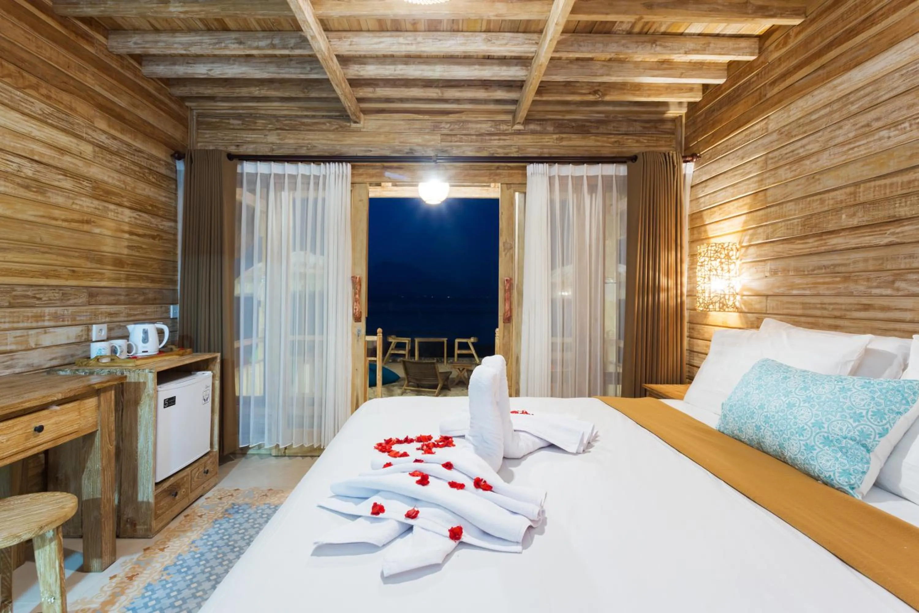 Photo of the whole room, Bed in The Dewi Premier Nusa Penida