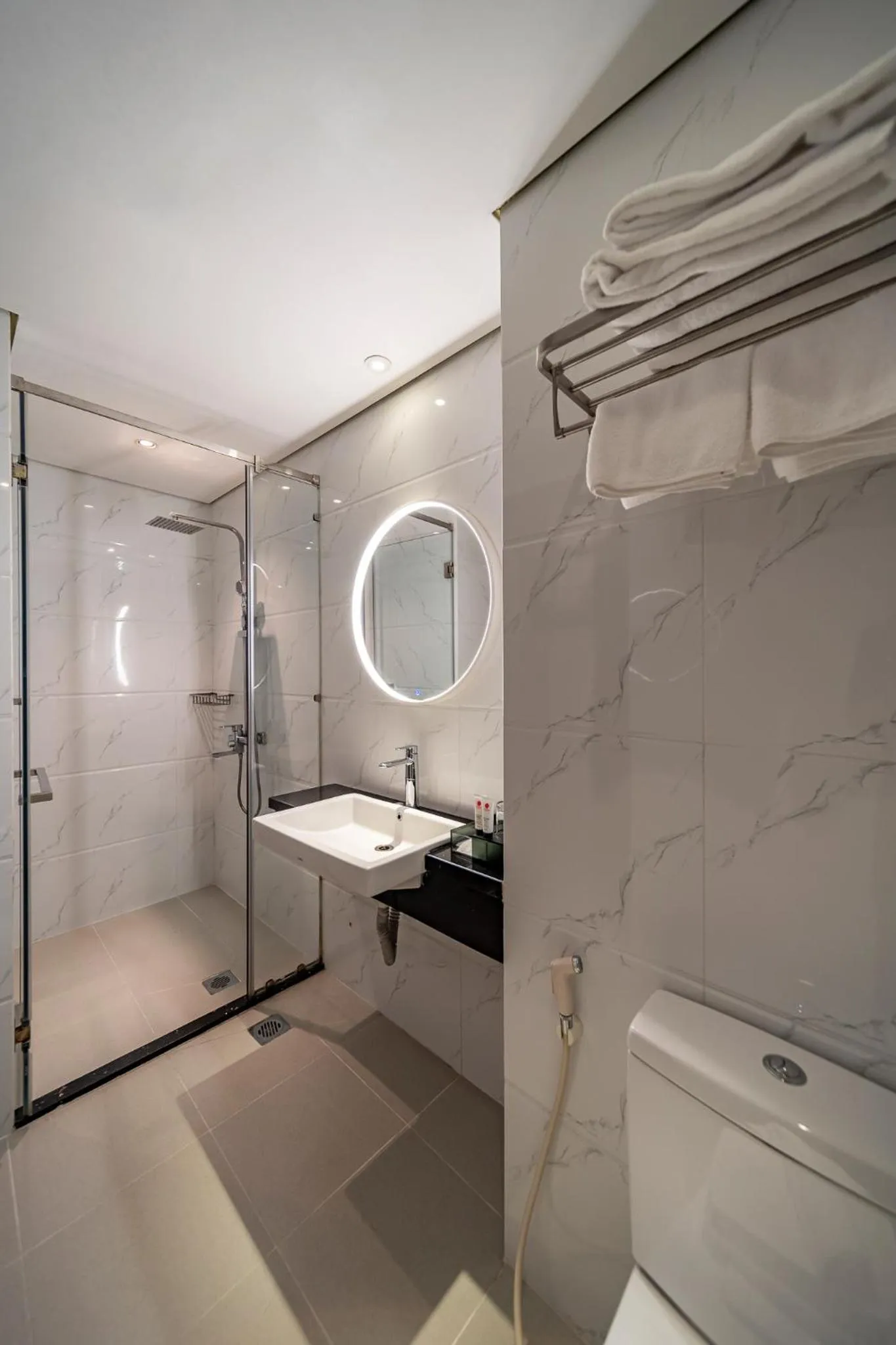 Toilet in Edoya Hotel Ben Thanh