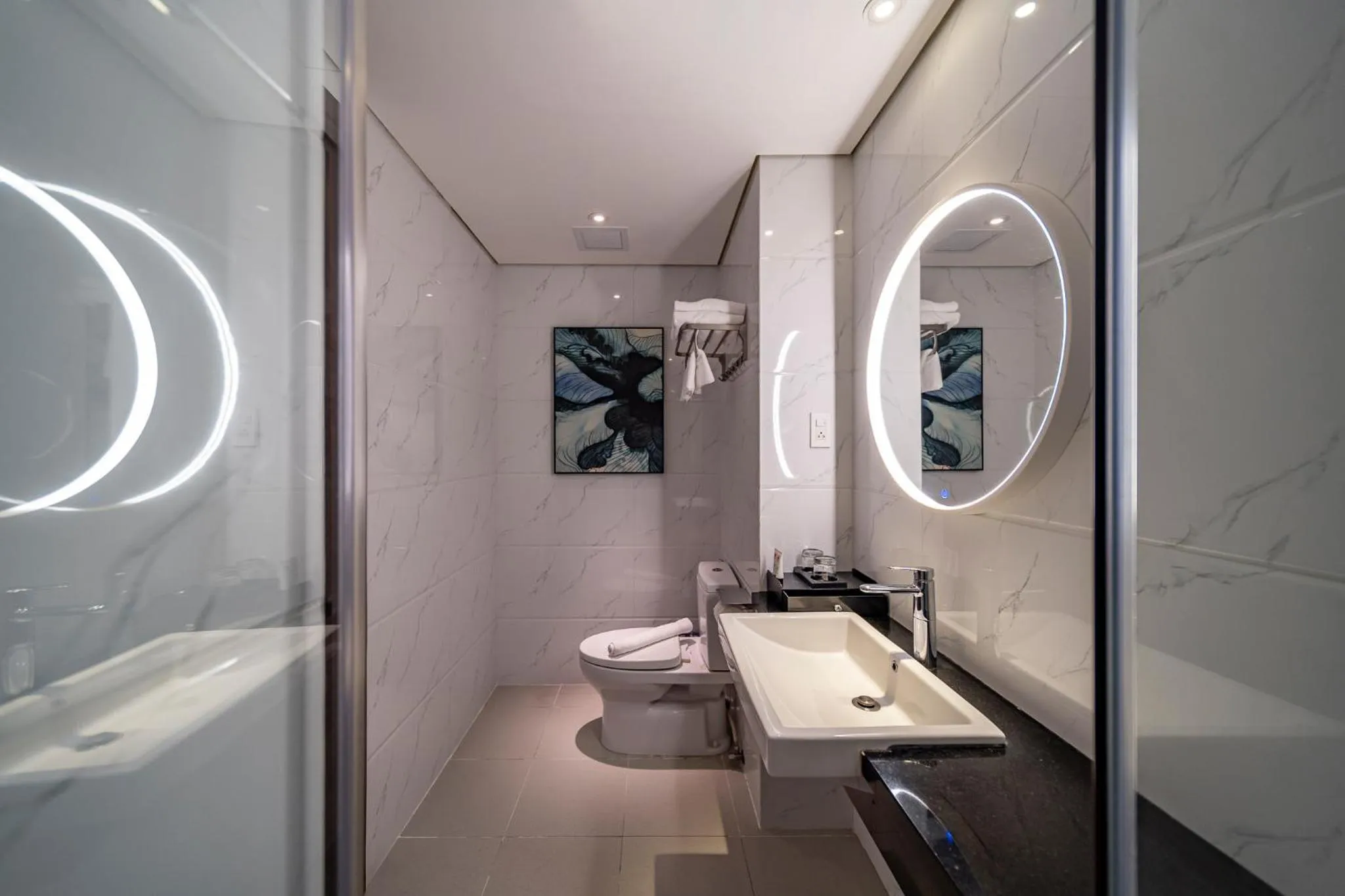 Shower in Edoya Hotel Ben Thanh